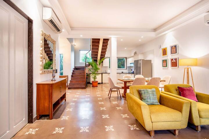 Living room image 4