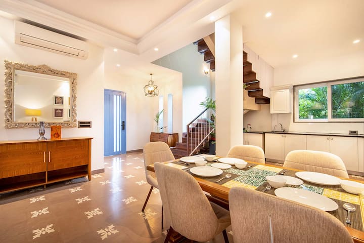 Dining area image 2
