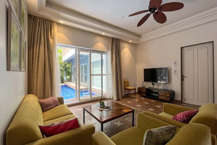 Living room image 3