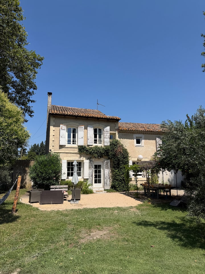 Grand Mas Provençal Avec Jardin - Eyguières
