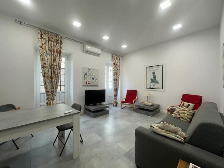 Valletta Perfect Location Large Apartment - Valletta