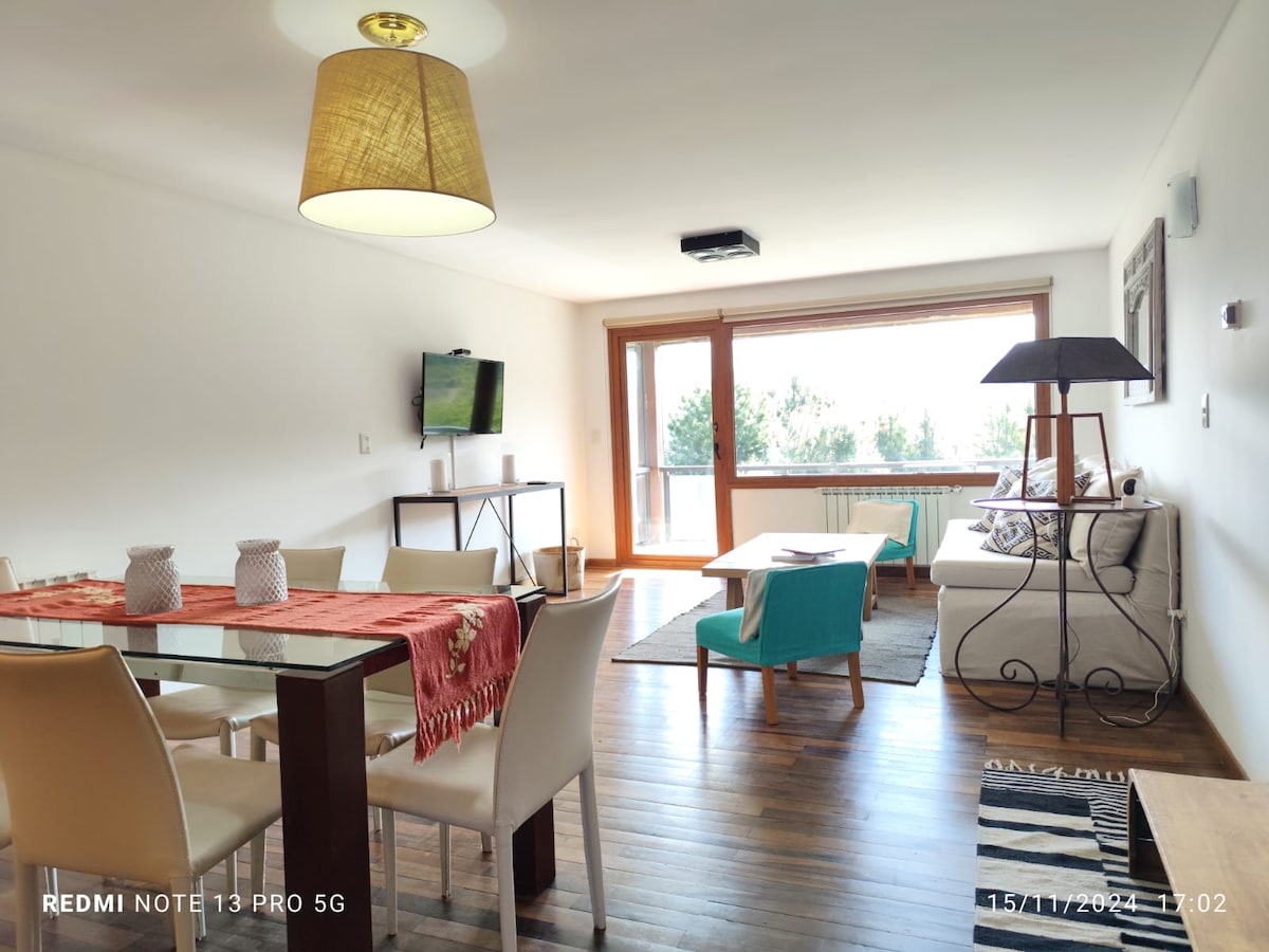 Departamento en Arelauquen con vista al Cerro Catedral - Casa en alquiler en Arelauquen Golf & Country Club, Bariloche