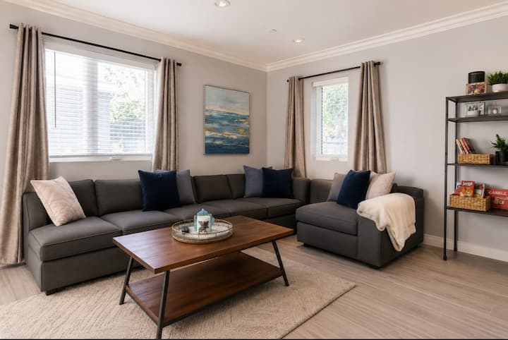 Executive 4br Hollywood Home, Garage + W/d - ハリウッド, CA