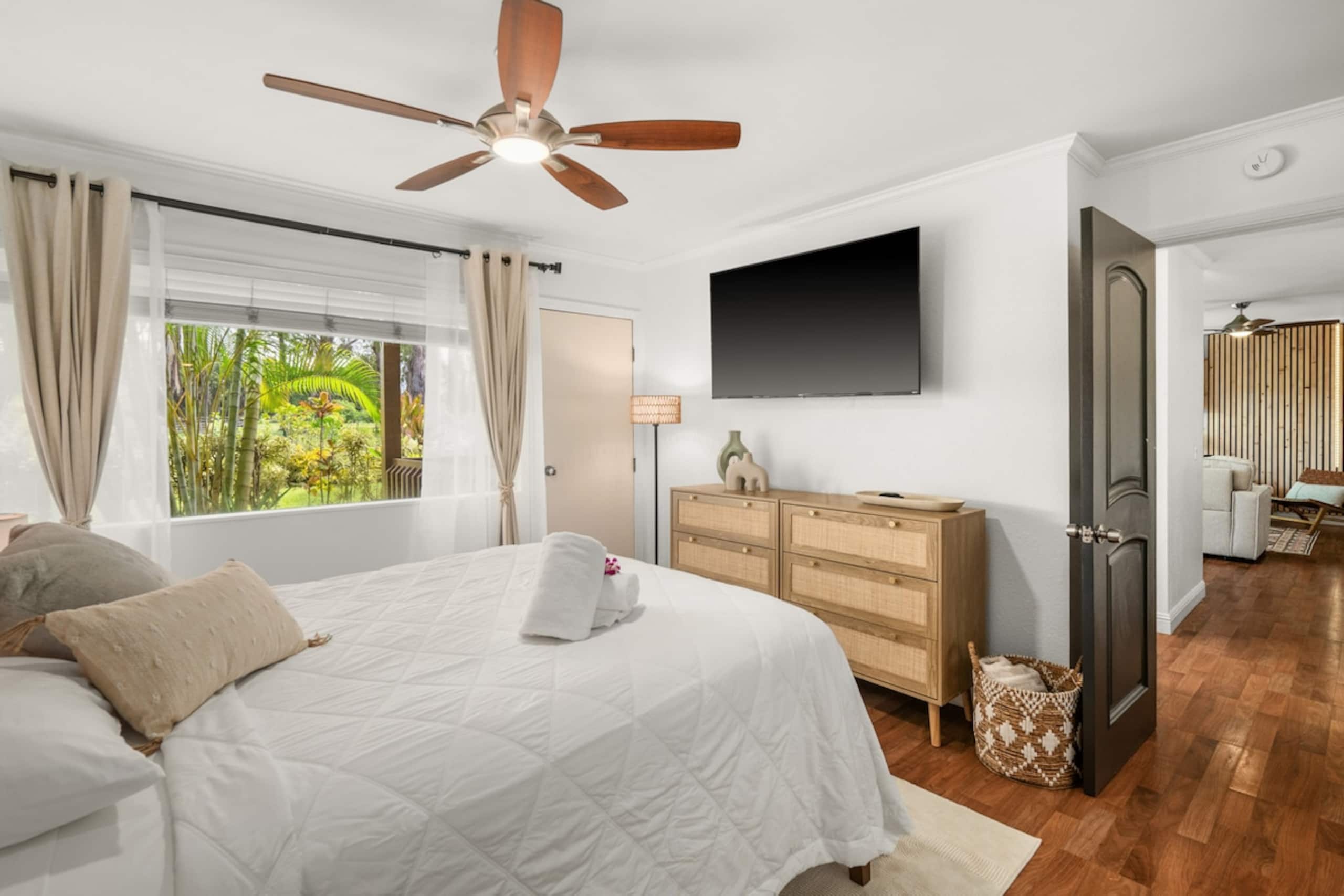 Island sanctuary w/AC, Pool, Hot tub & Lanai - Photo 19