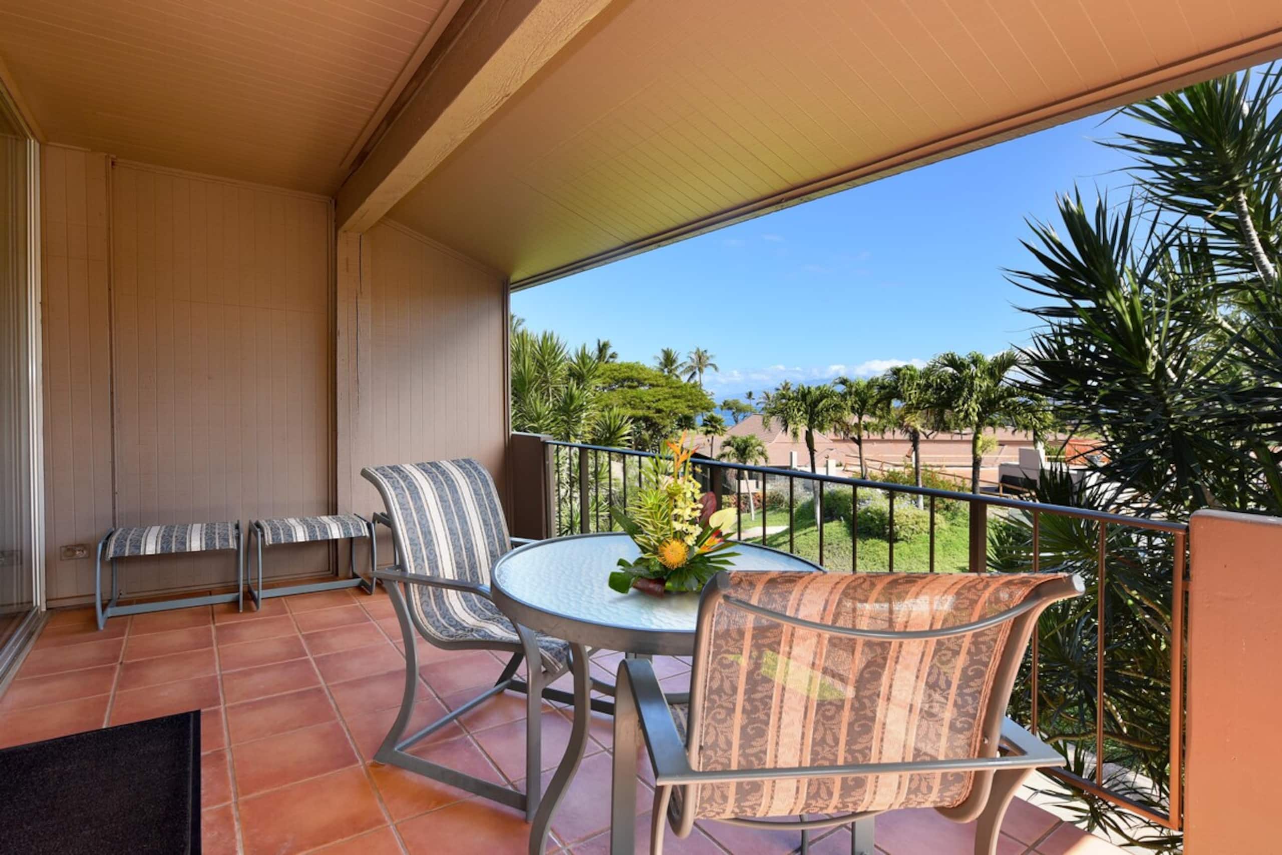 Top Floor, Corner Unit, Pool View, Kaanapali Beach - Photo 9