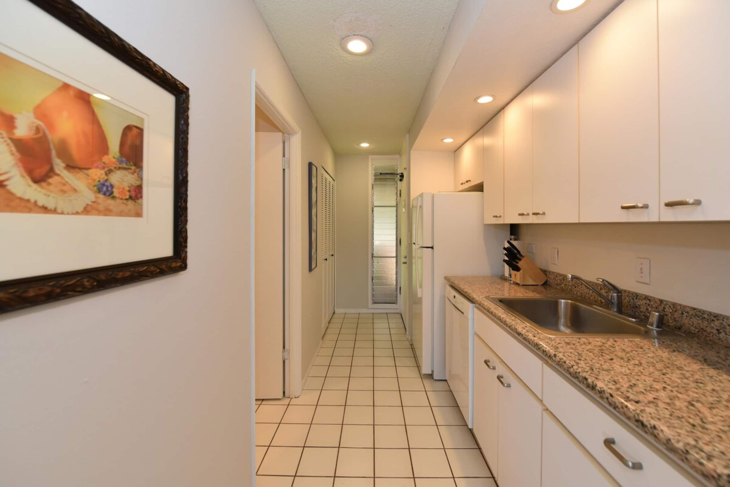 Top Floor, Corner Unit, Pool View, Kaanapali Beach - Photo 6