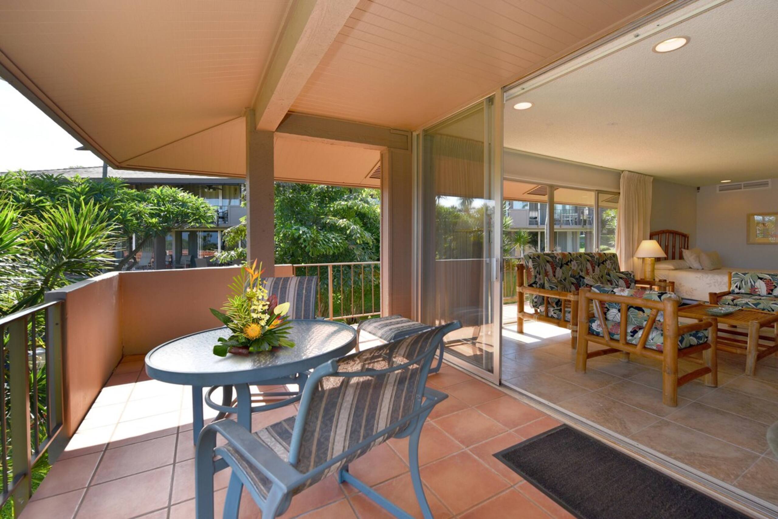 Top Floor, Corner Unit, Pool View, Kaanapali Beach - Photo 12
