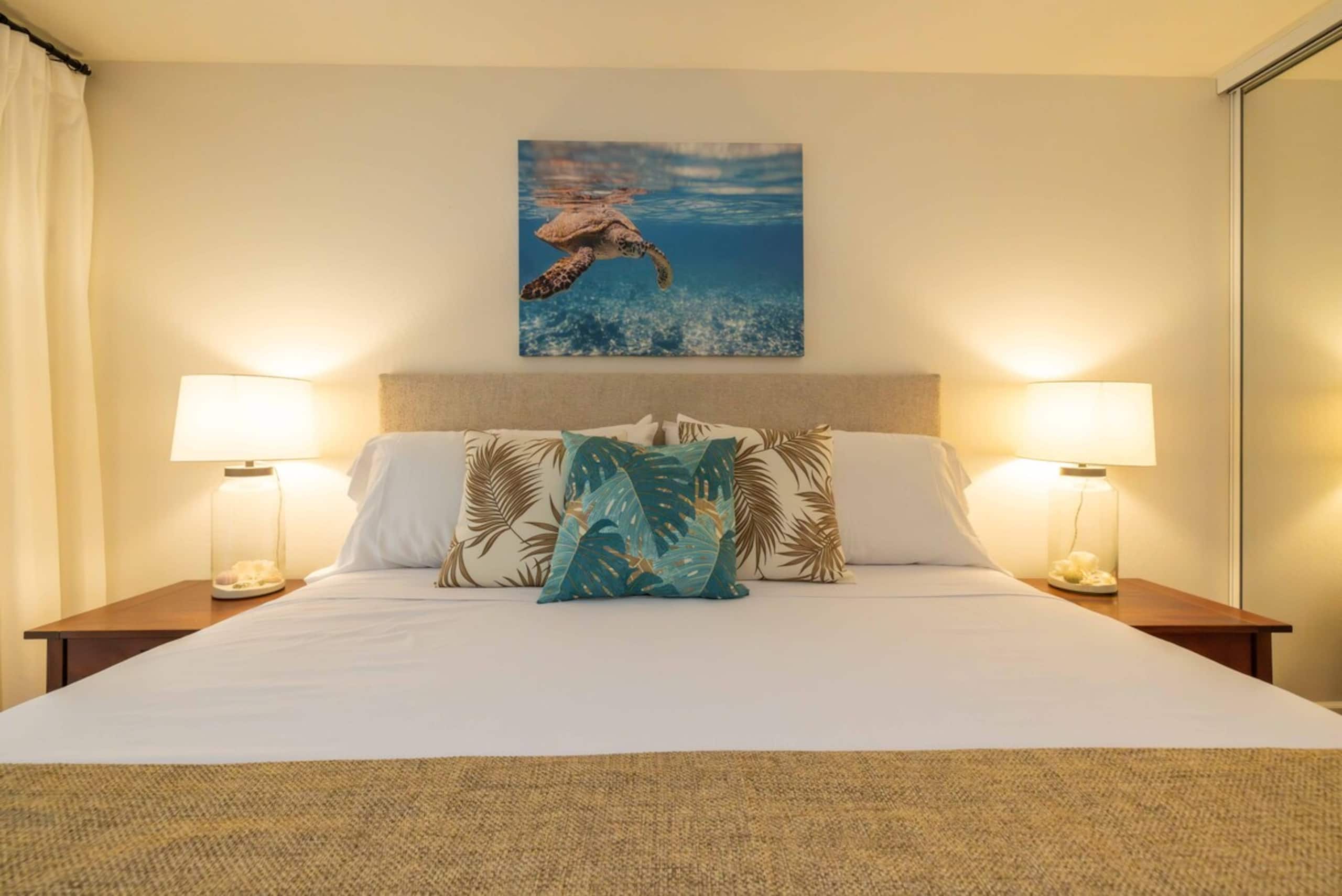 Romantic Beach Retreat, New King Bed & A+ Wi-fi - Photo 19