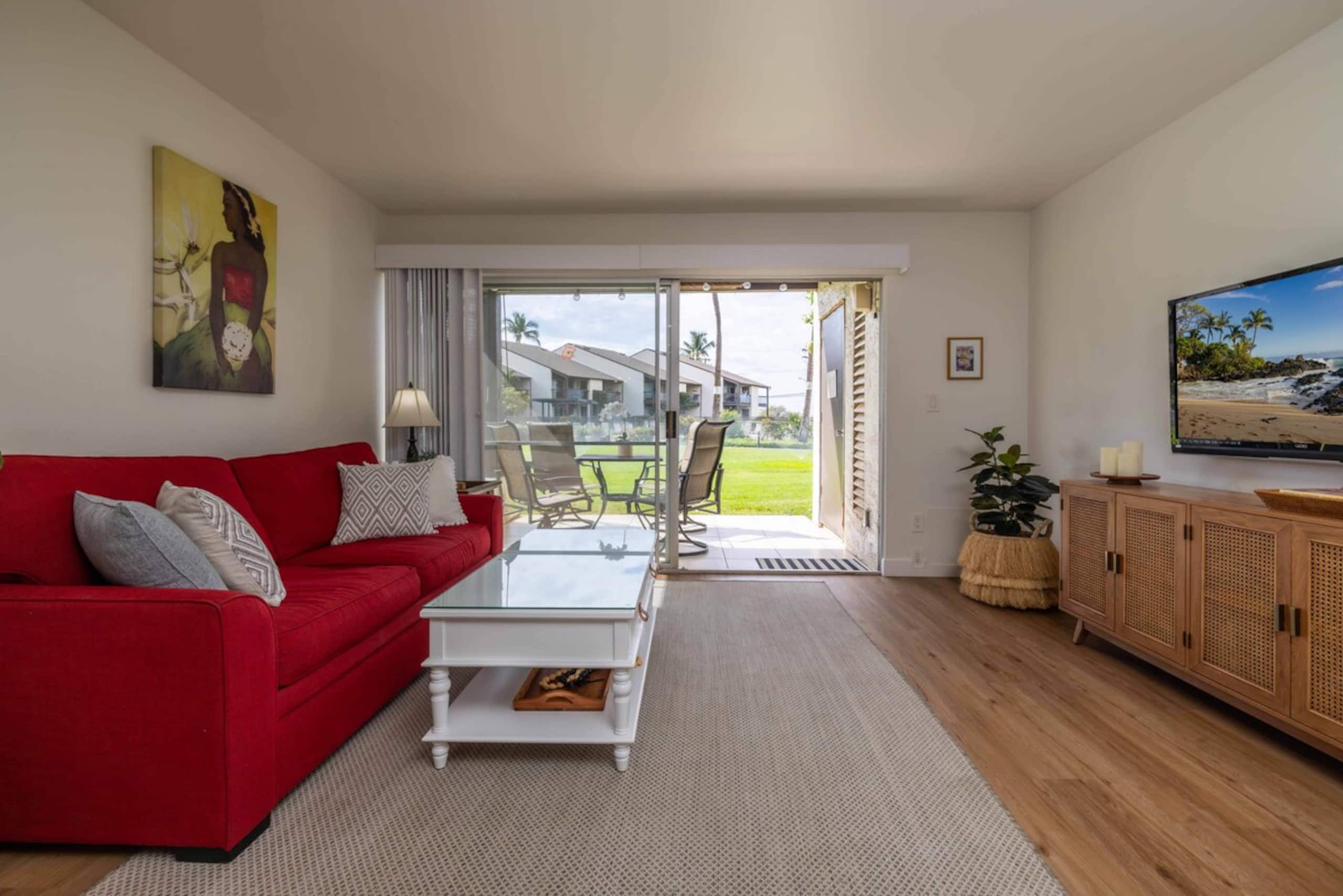 Romantic Beach Retreat, New King Bed & A+ Wi-fi - Photo 14