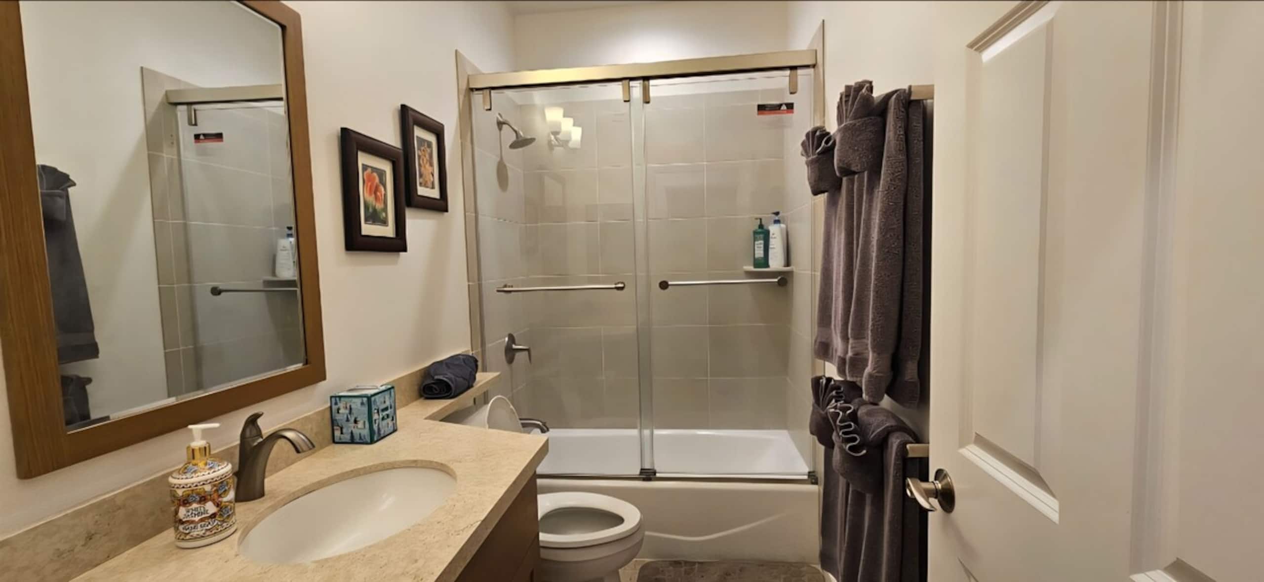 Paradise Beauty Million Gated w/comm pool/spa/Gym - Photo 66
