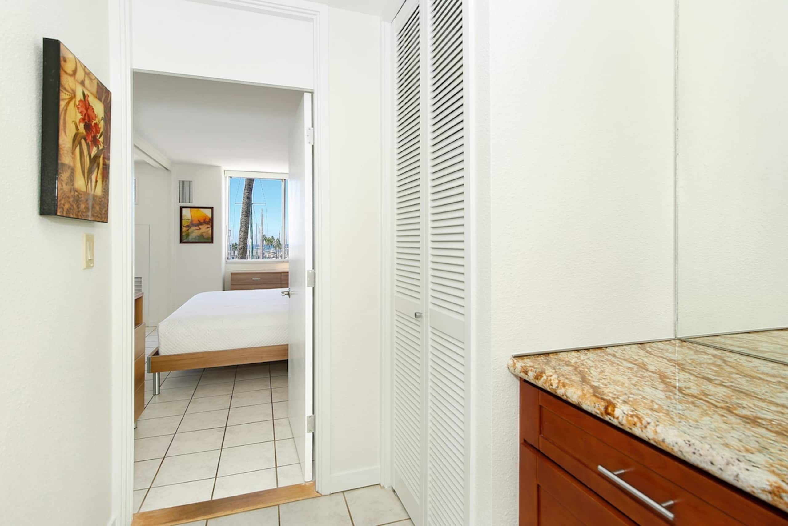 Marina-front View, Washlet, AC, FREE Wi-Fi ILM388 - Photo 17