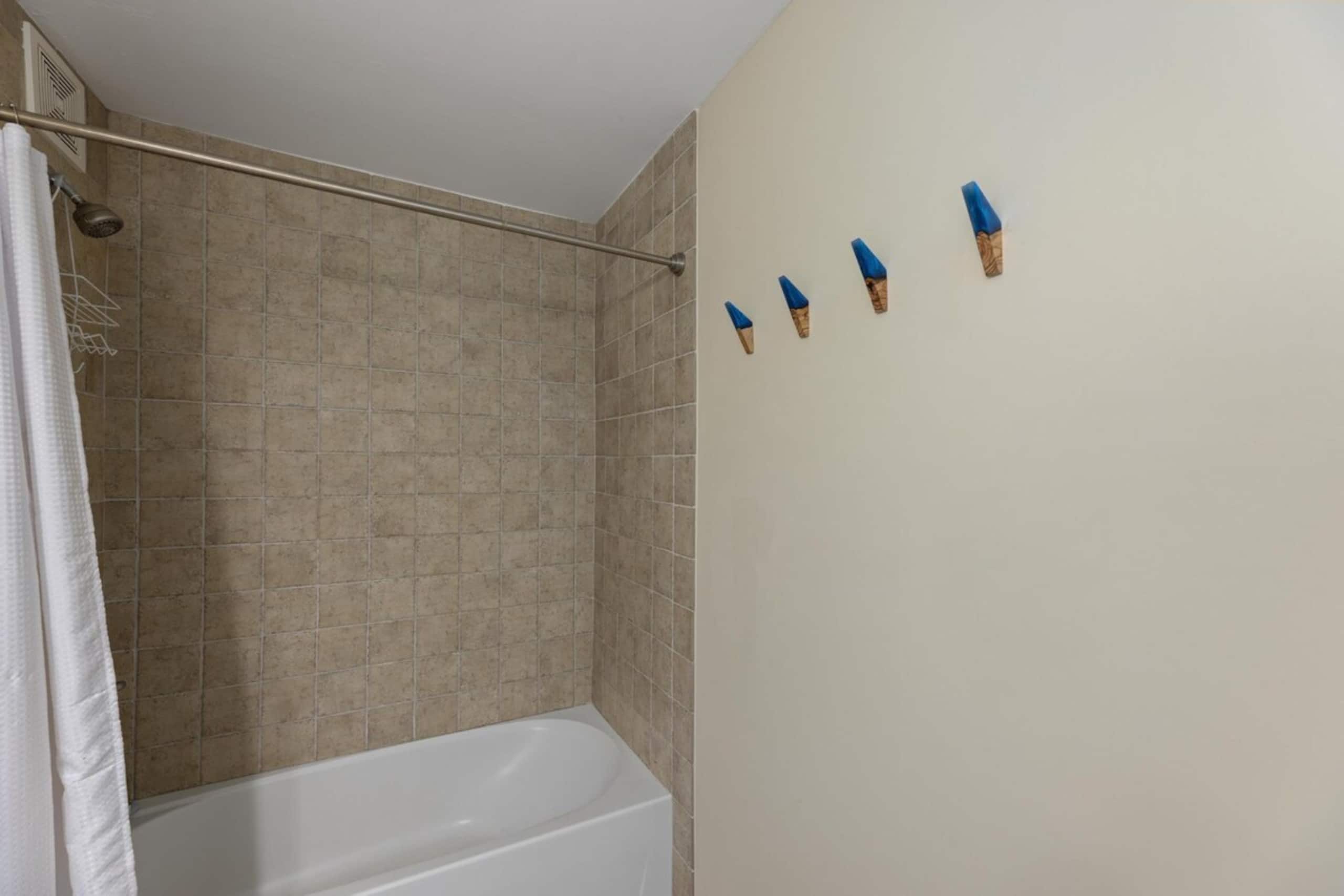 Oceanfront 2BR Condo w/ Pool Access & Sunset Views - Photo 40