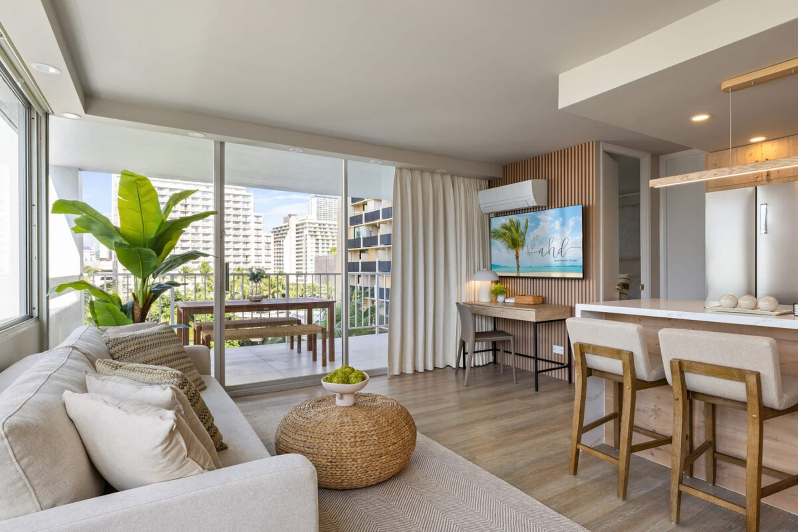 Waikiki Ocean View Retreat – Close to the Beach - Photo 14