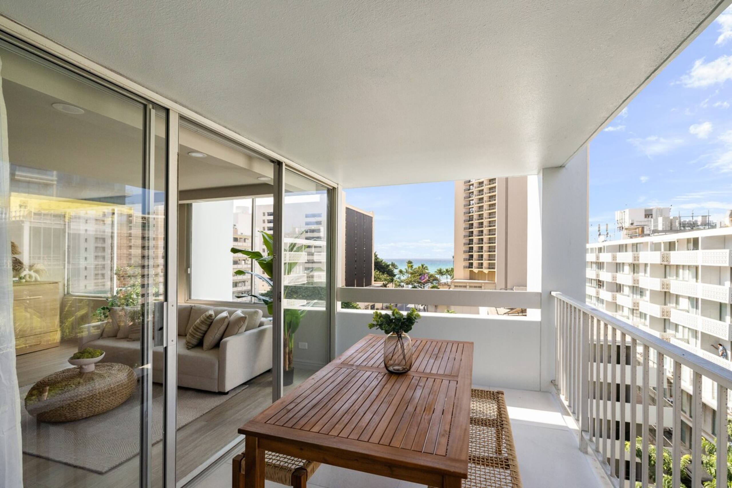 Waikiki Ocean View Retreat – Close to the Beach - Photo 44