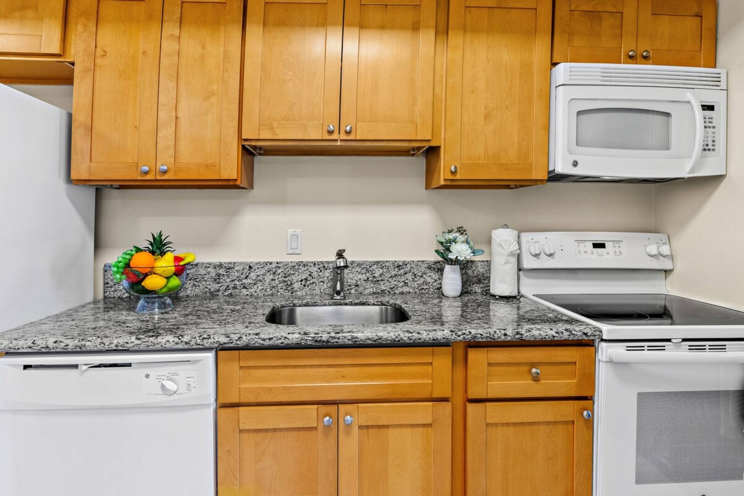 Modern ground-floor condo - Photo 18