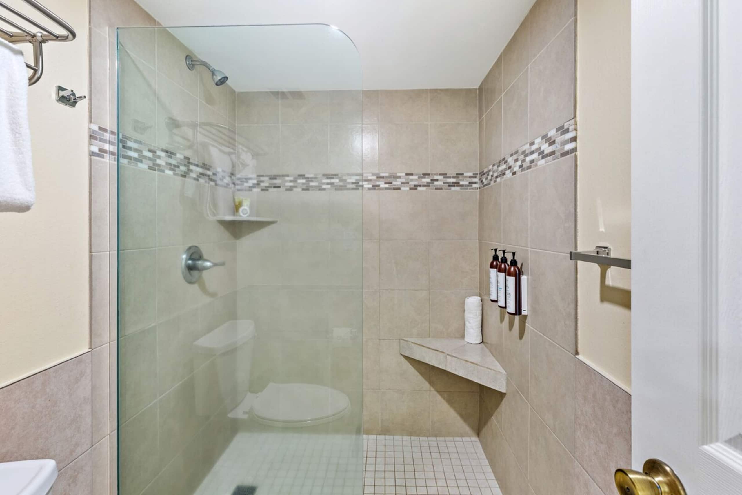 Modern ground-floor condo - Photo 25