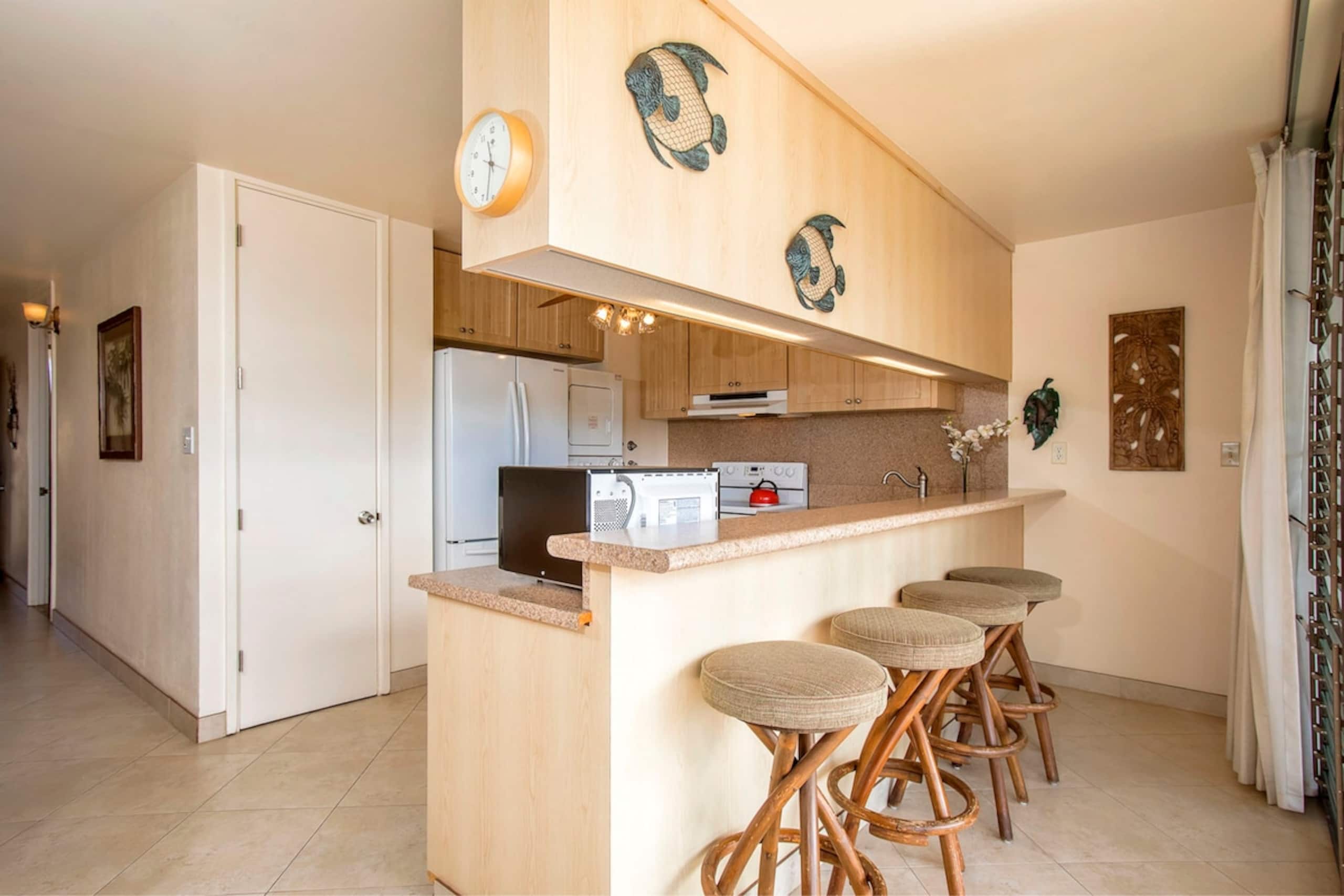 Ocean View Condo with Pool & Beach Access - Photo 4