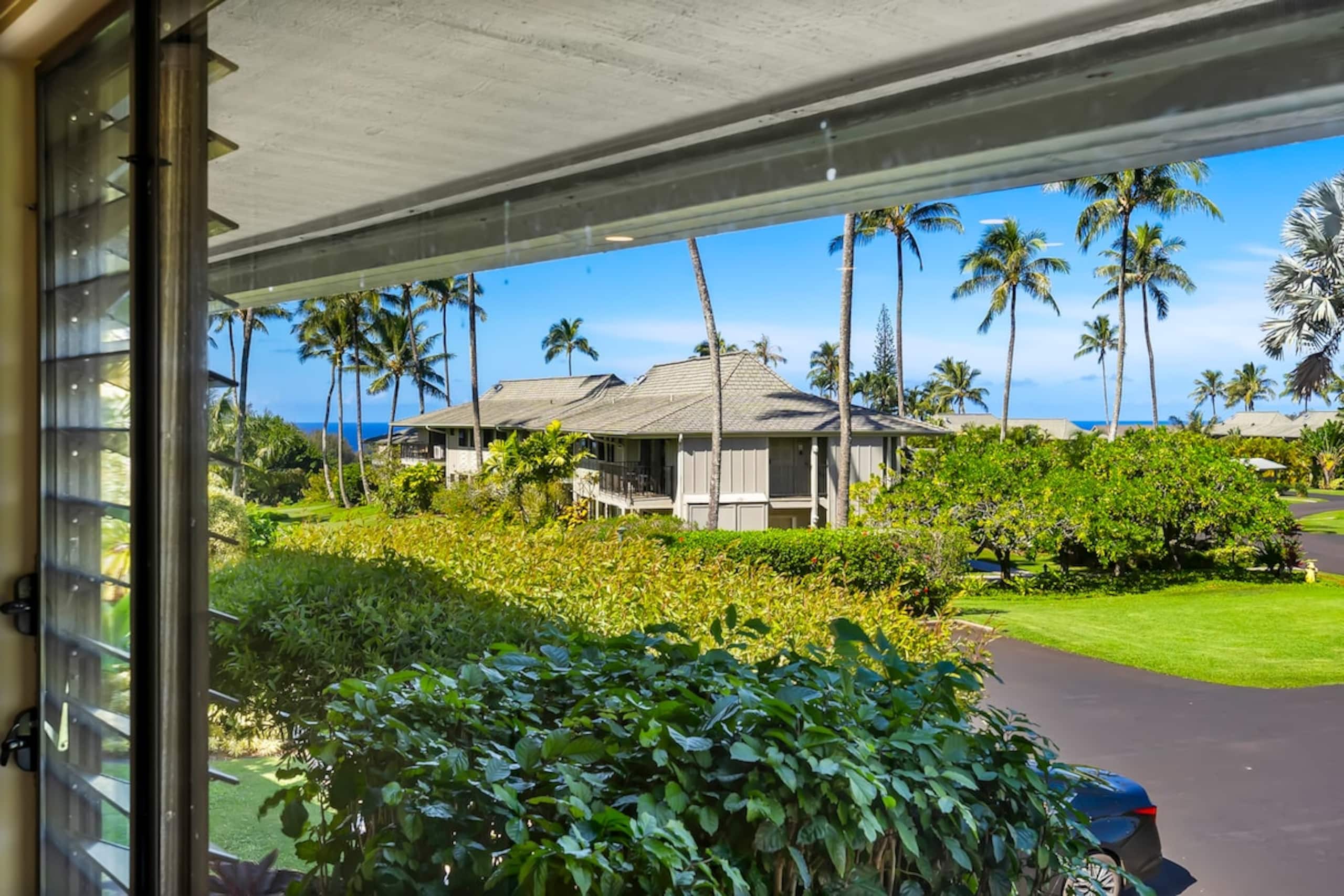 Beautiful Gem Views of Paradise - Photo 12