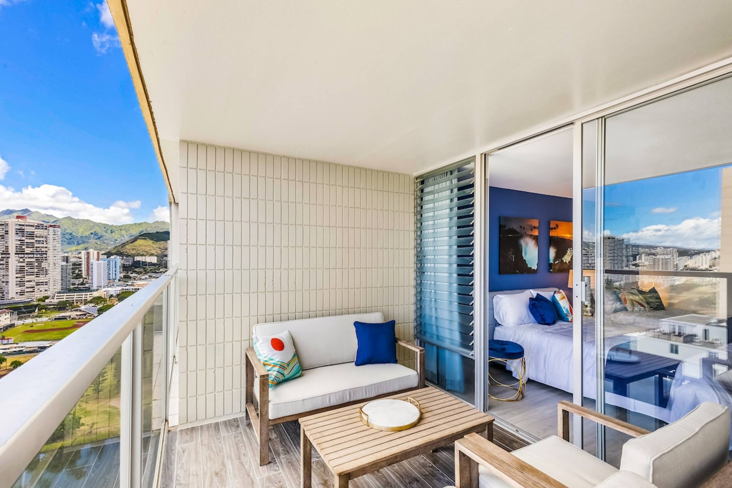 Near Waikiki beach Studio w/ Large Balcony - Photo 5