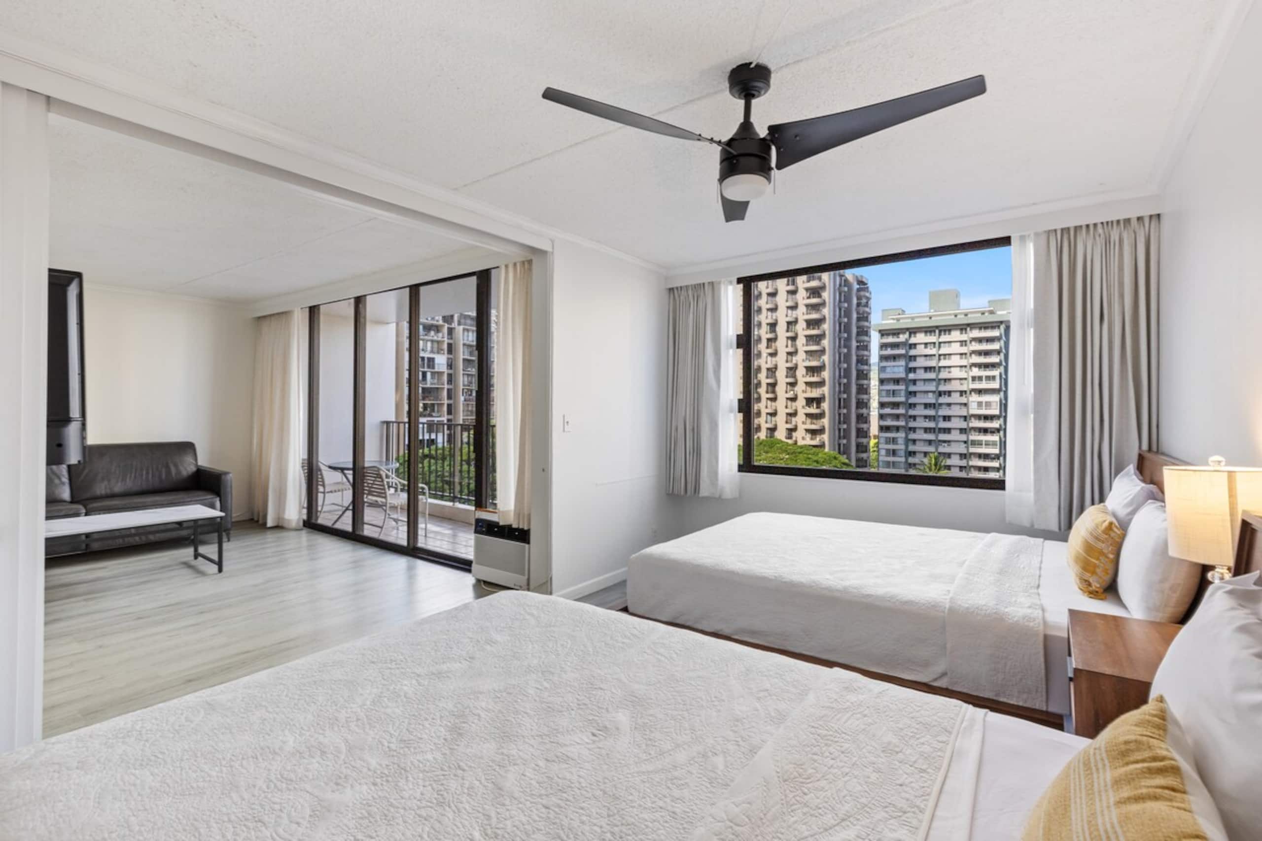 Waikiki 1 BR Condo w/Parking, 1 Block to Beach - Photo 6