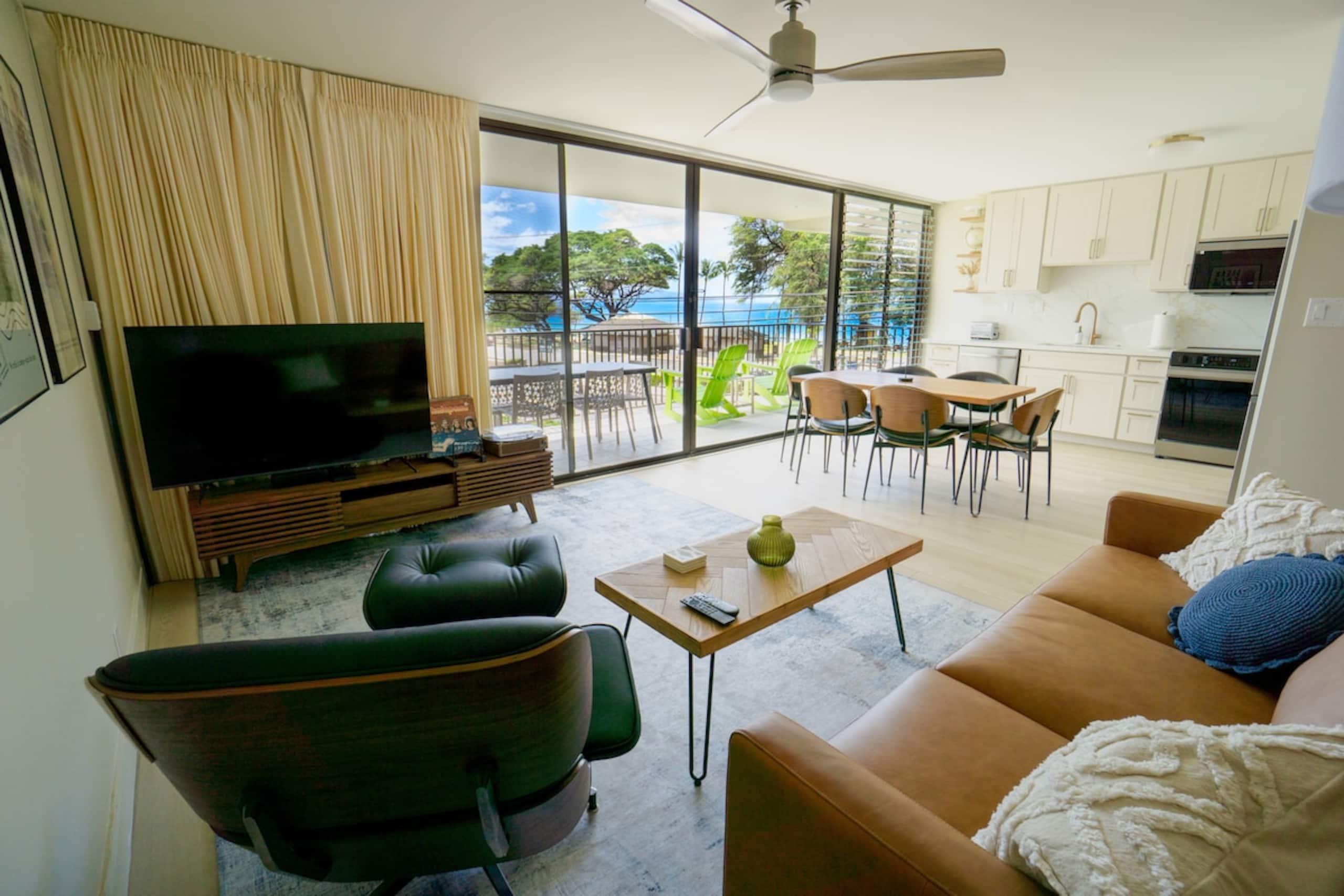 OCEAN FRONT modern 2BR 2BA, king bed, beach, pool! - Photo 7