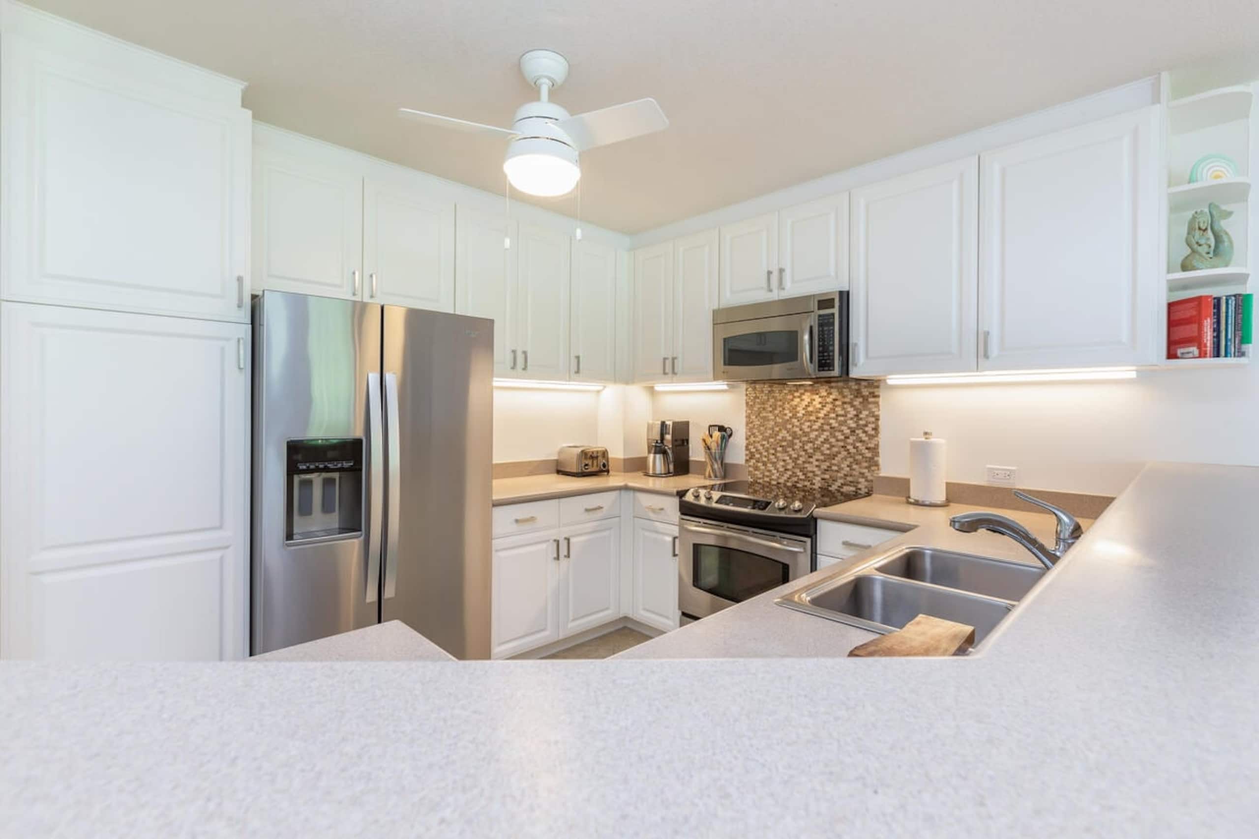 Hawaii Life Rental Presents Emmalani 423 - Photo 2