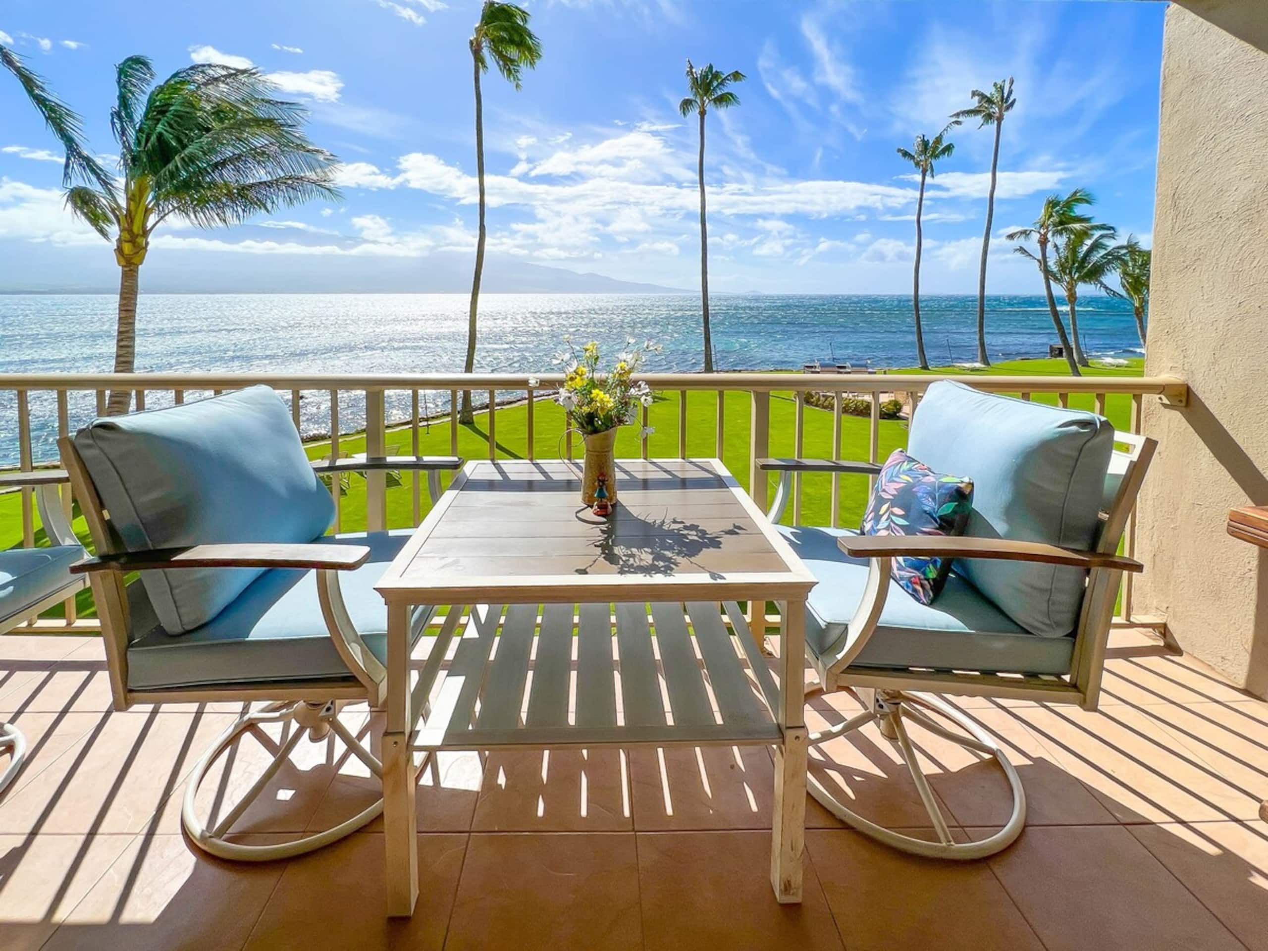 Beachfront condo w/ ocean views and pool - Photo 1