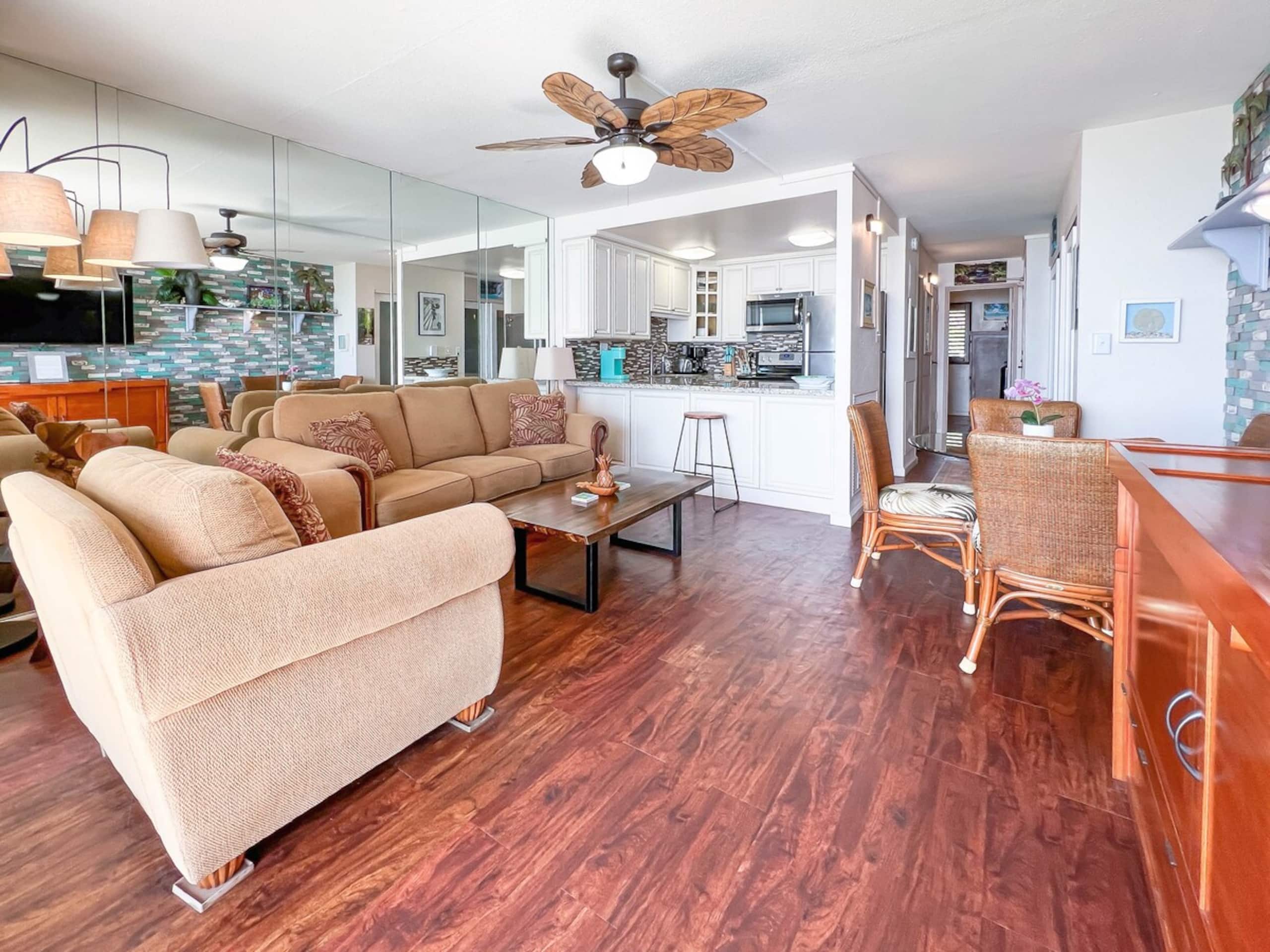 Beachfront condo w/ ocean views and pool - Photo 10