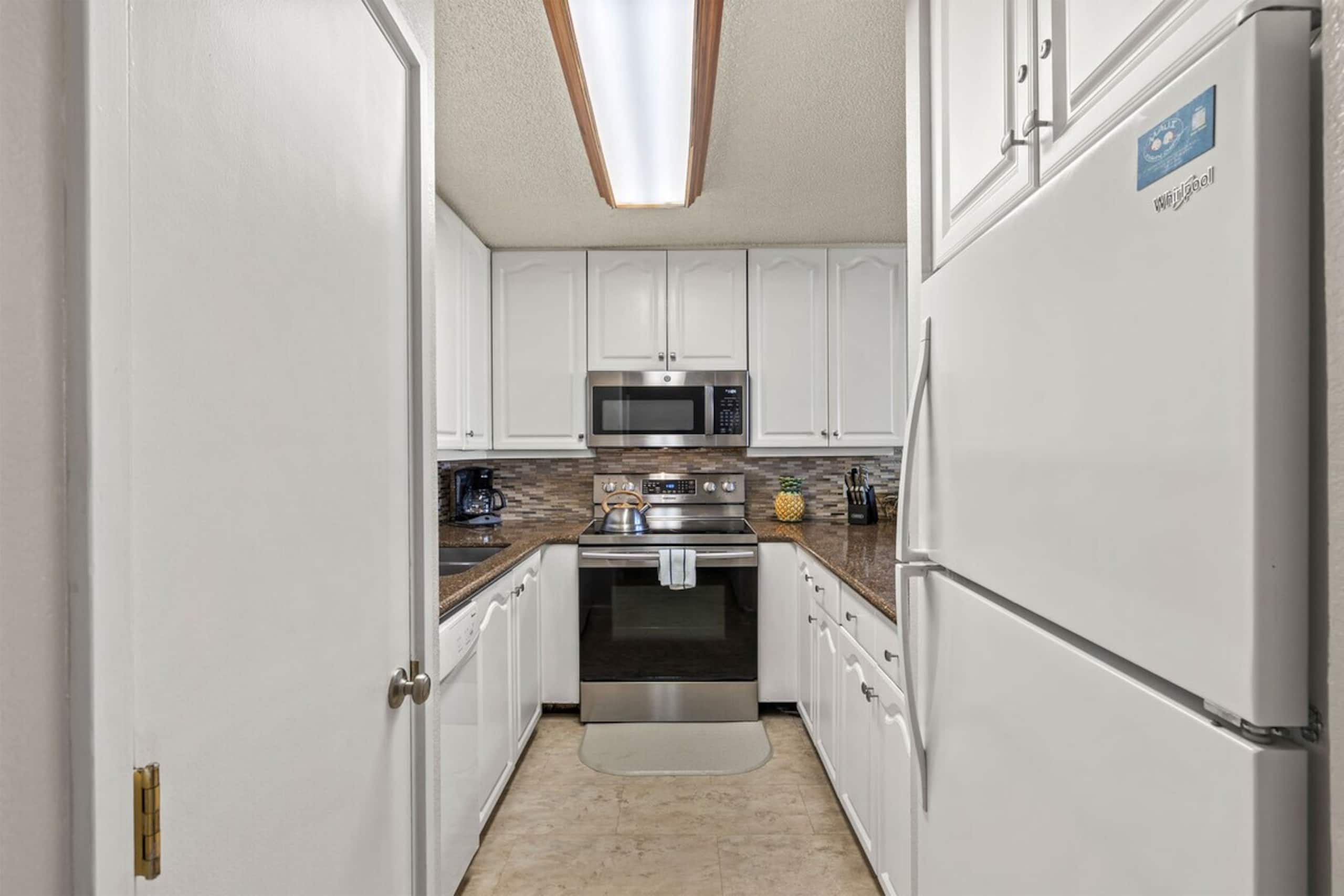 Kamaole Sands 7-406, Courtyard & Ocean Views, AC - Photo 13