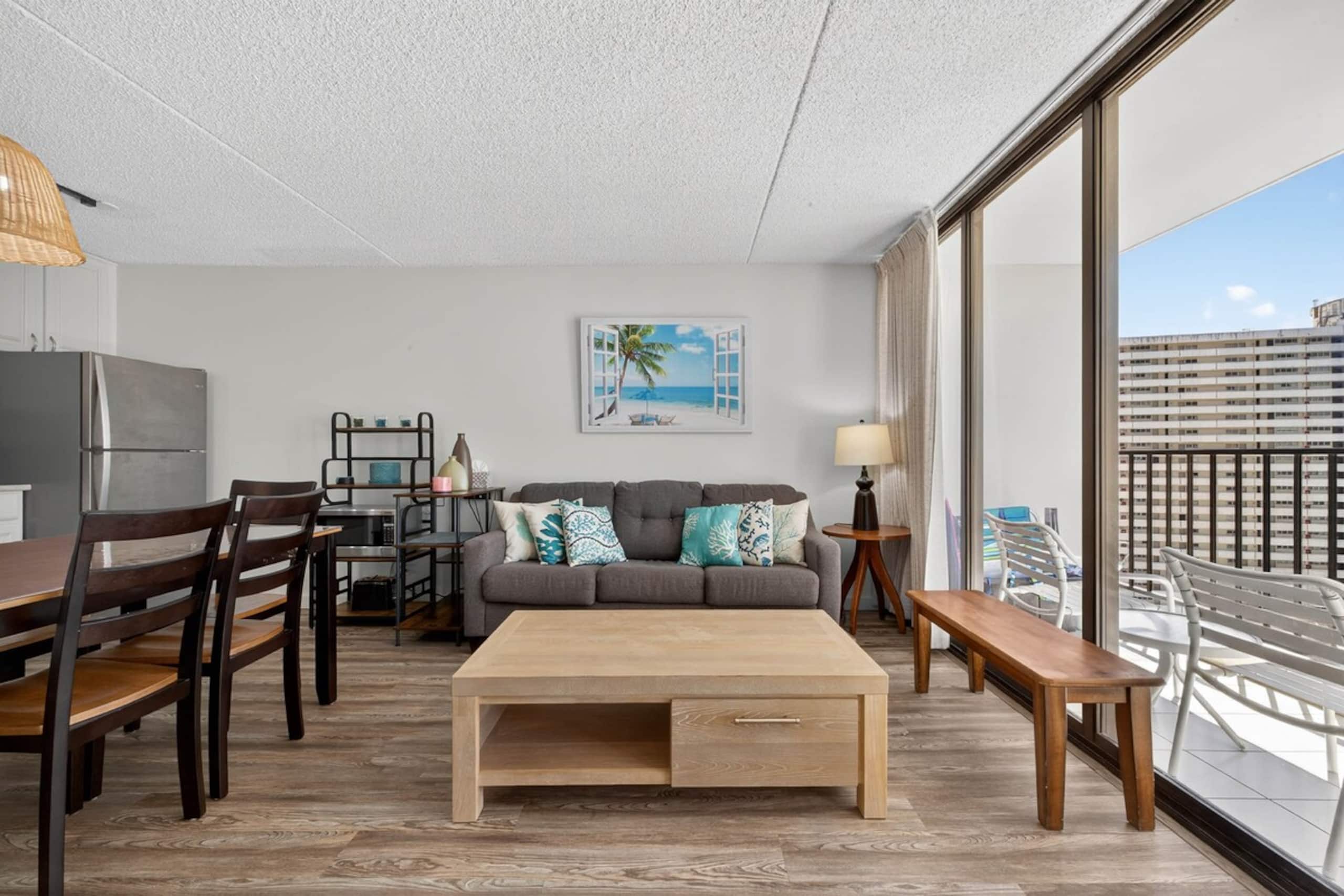 Brand New Waikiki Ocean View Condo w/Free Parking - Photo 7
