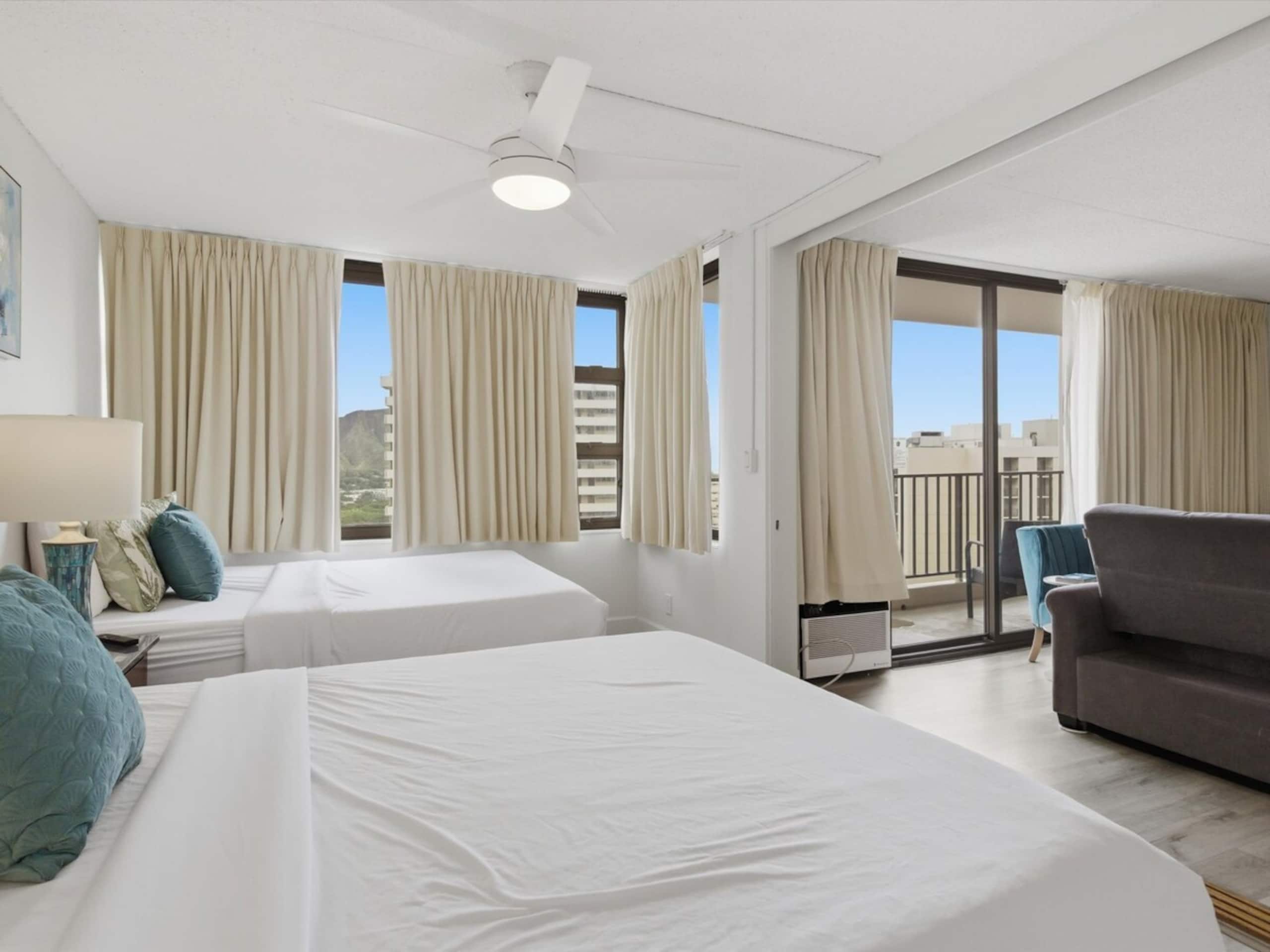 Brand New listing Waikiki Condo OceanView +Parking - Photo 10