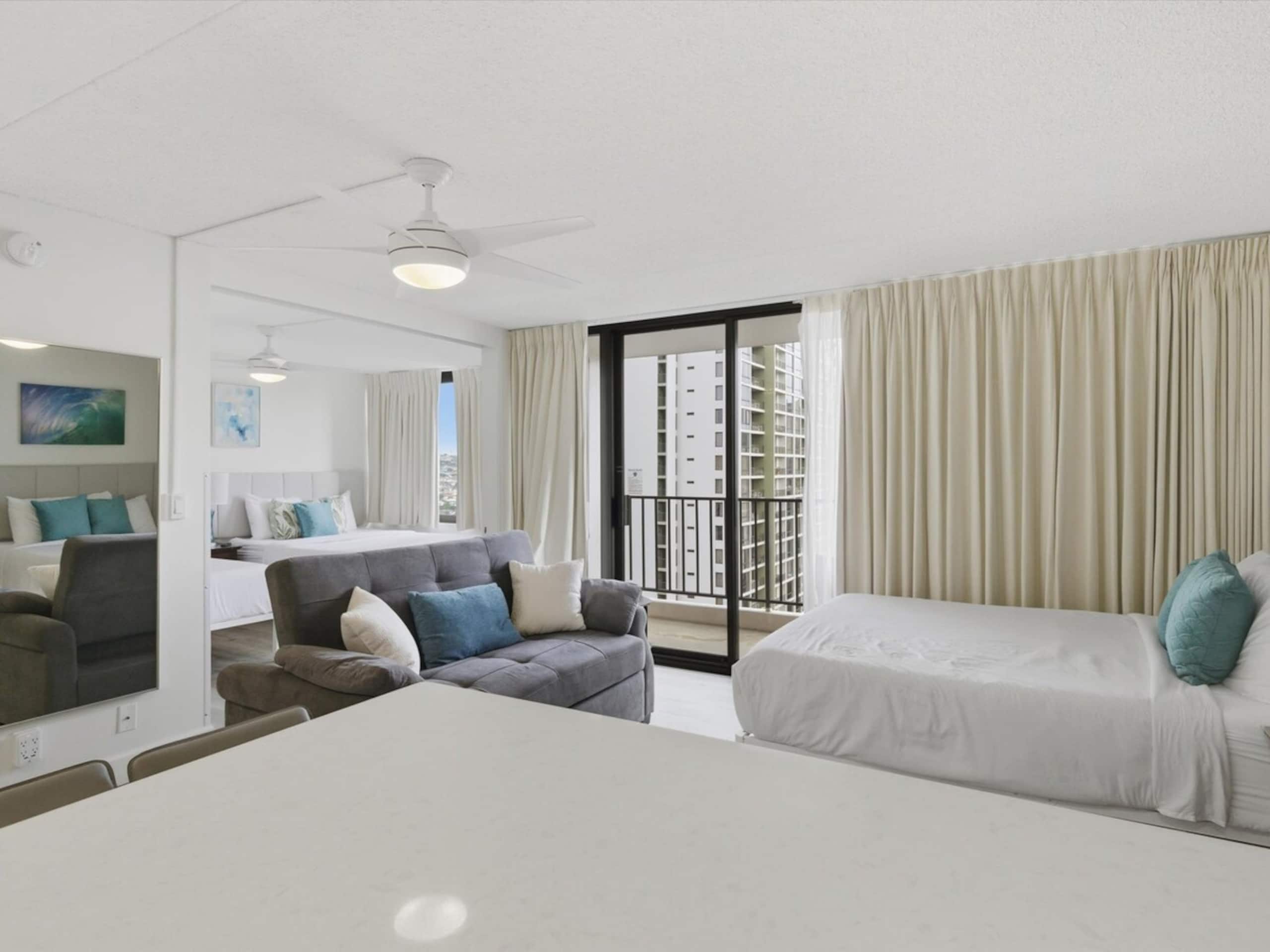 Brand New listing Waikiki Condo OceanView +Parking - Photo 4