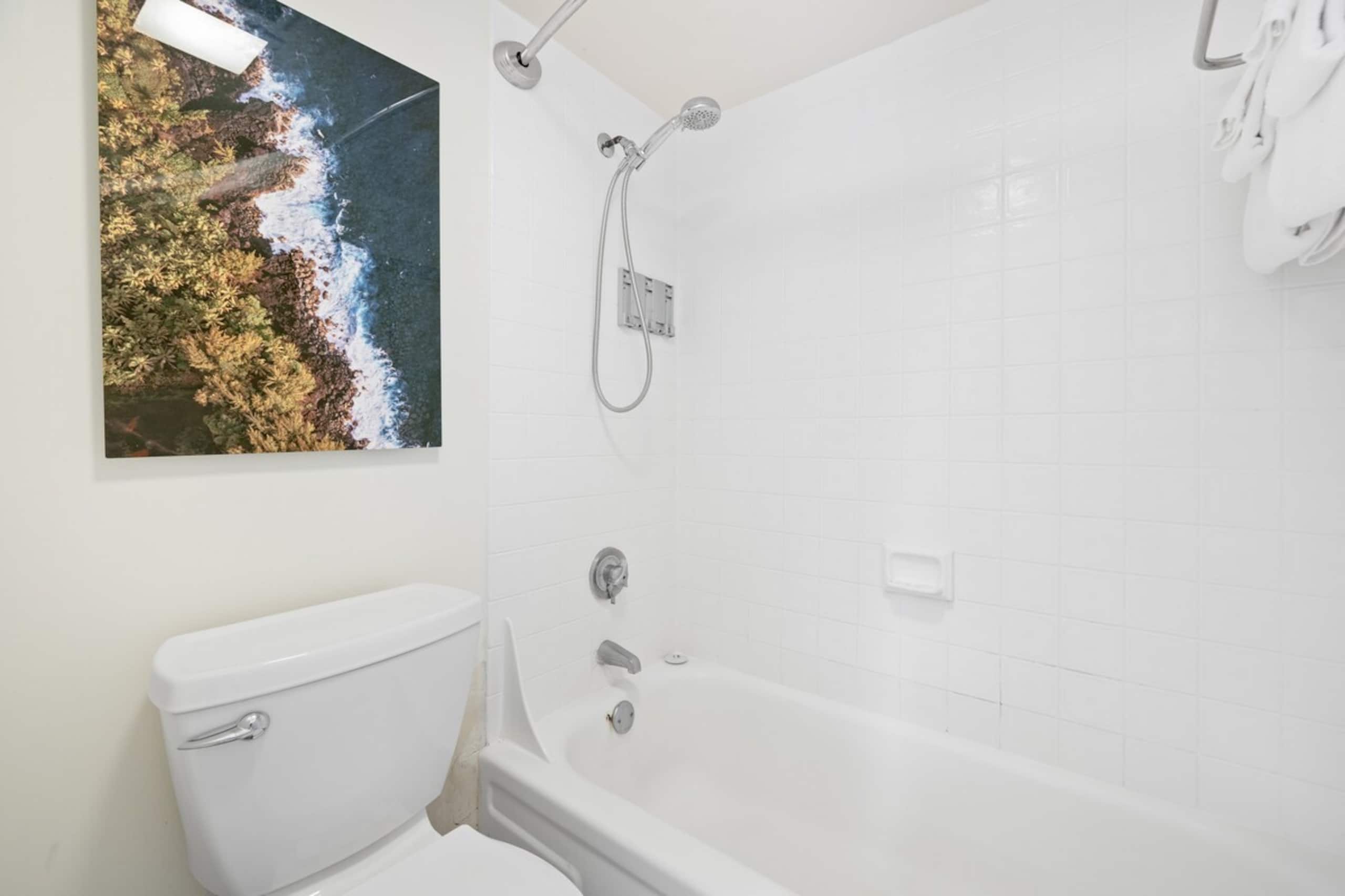Brand New listing Waikiki Condo OceanView +Parking - Photo 16