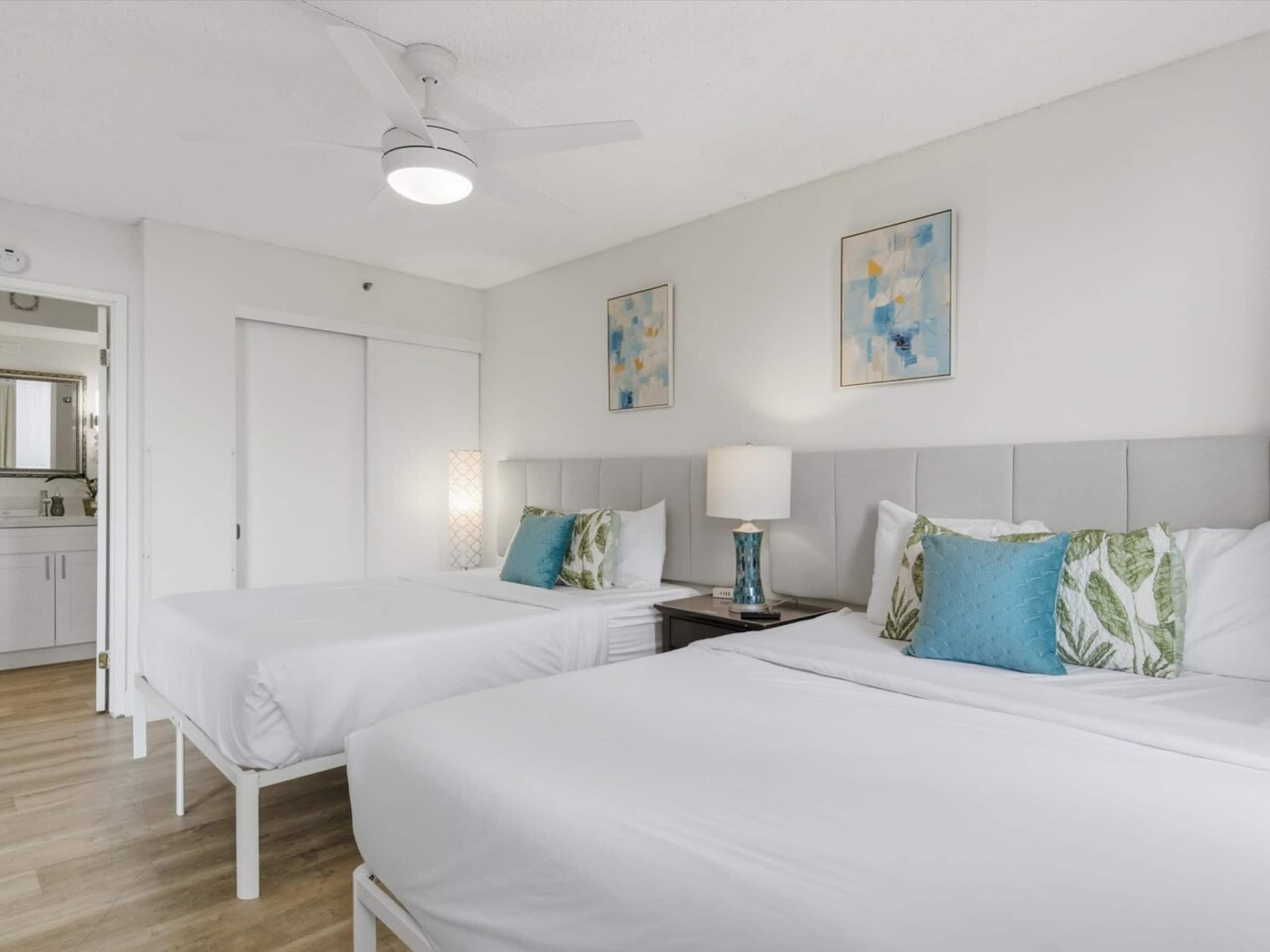 Brand New listing Waikiki Condo OceanView +Parking - Photo 12