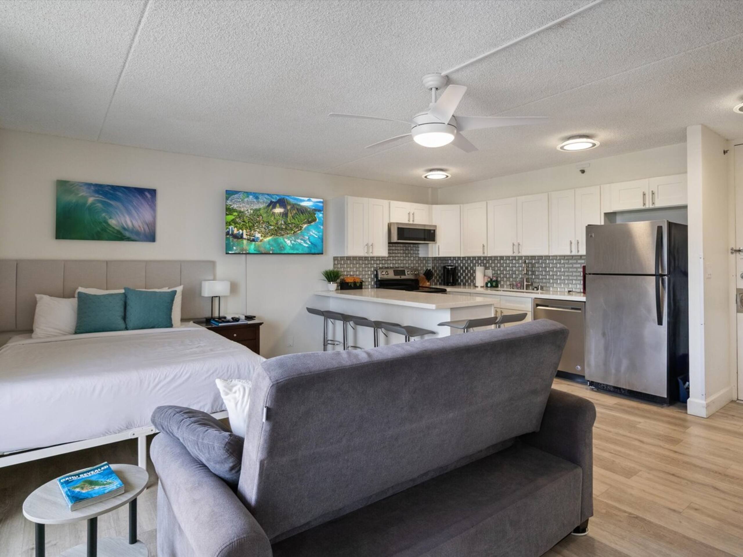 Brand New listing Waikiki Condo OceanView +Parking - Photo 6