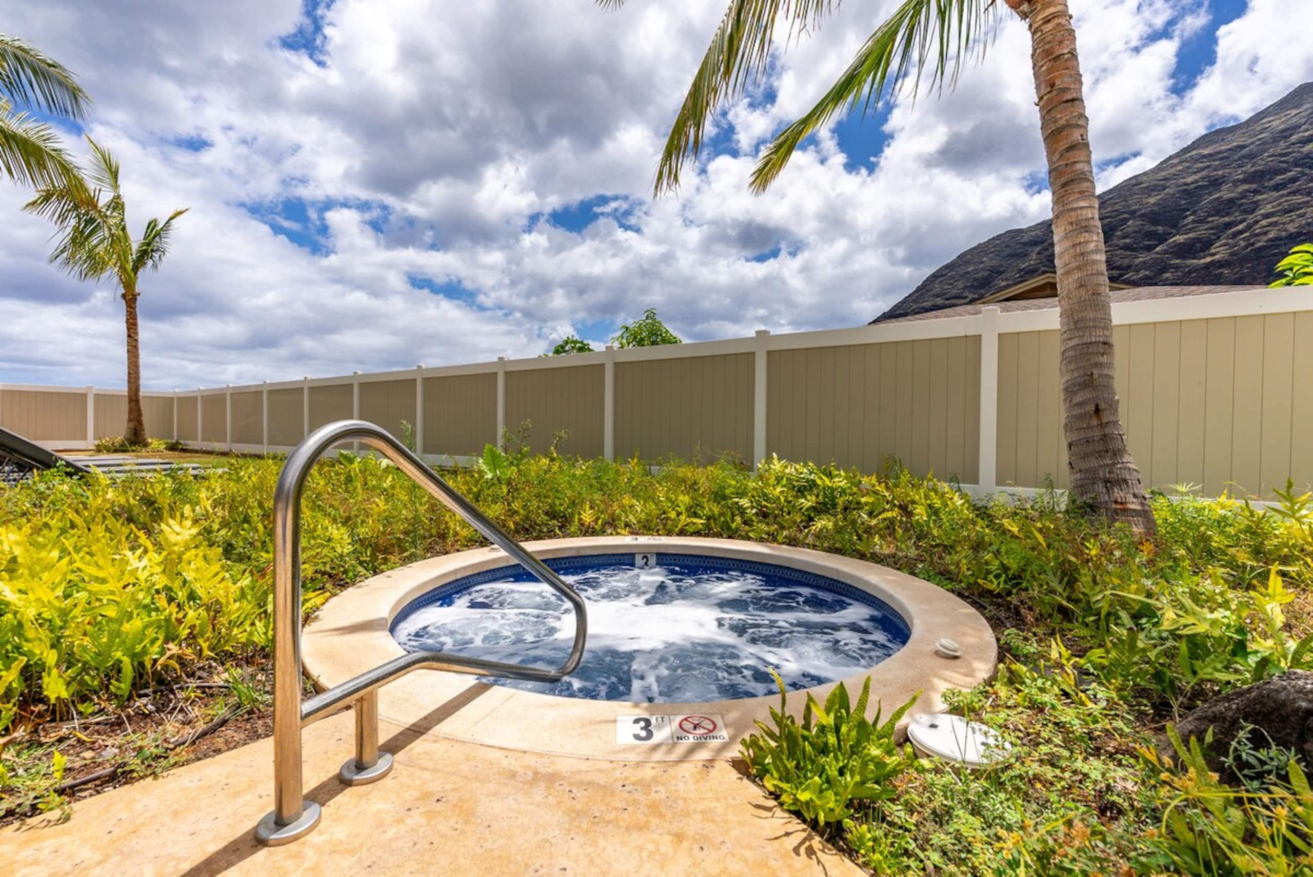 Makaha Hideaway by AvantStay, 10 Minutes to Beach - Photo 49