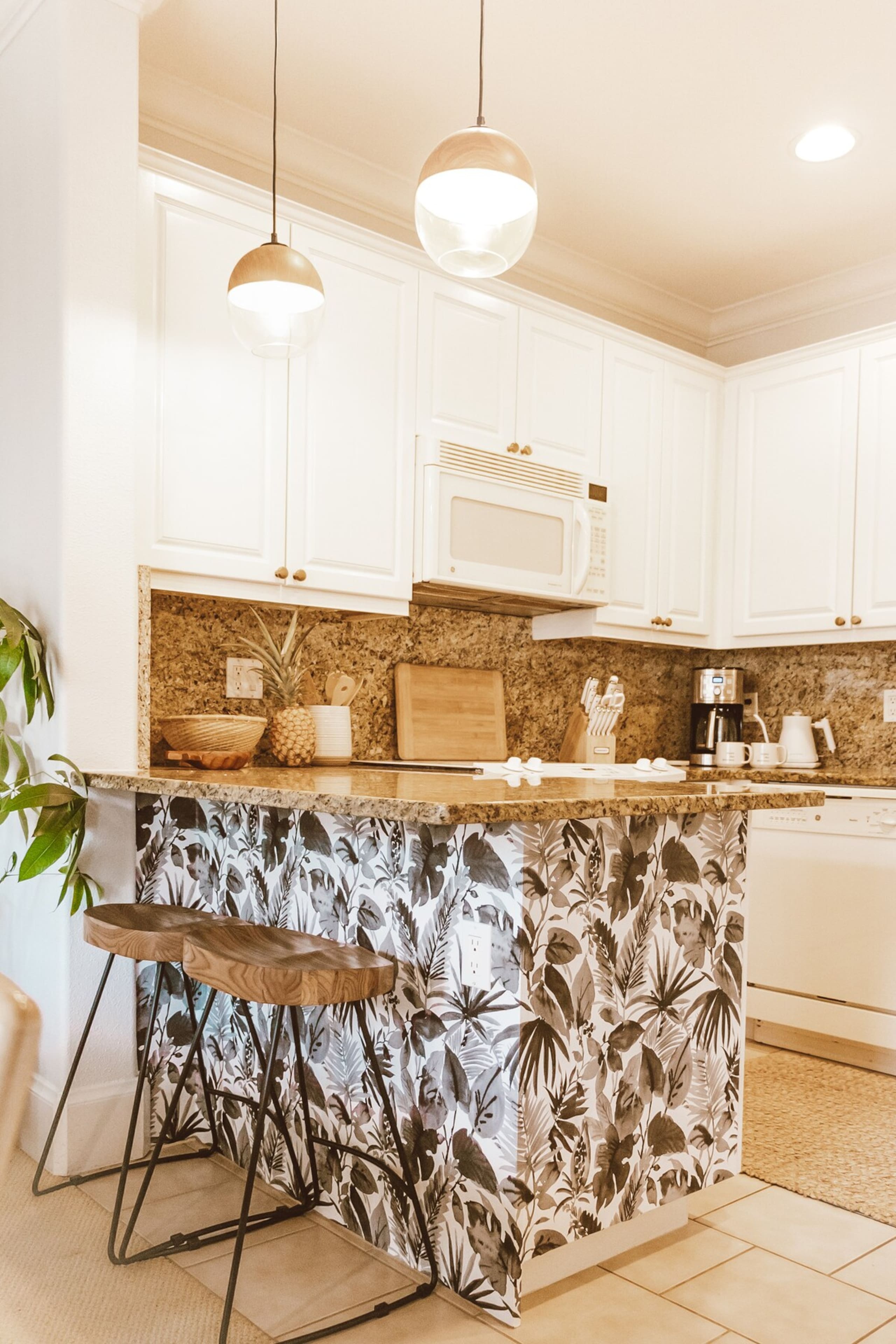 Spacious, Appointed 2bdrm - Central A/C - Pool - Photo 16