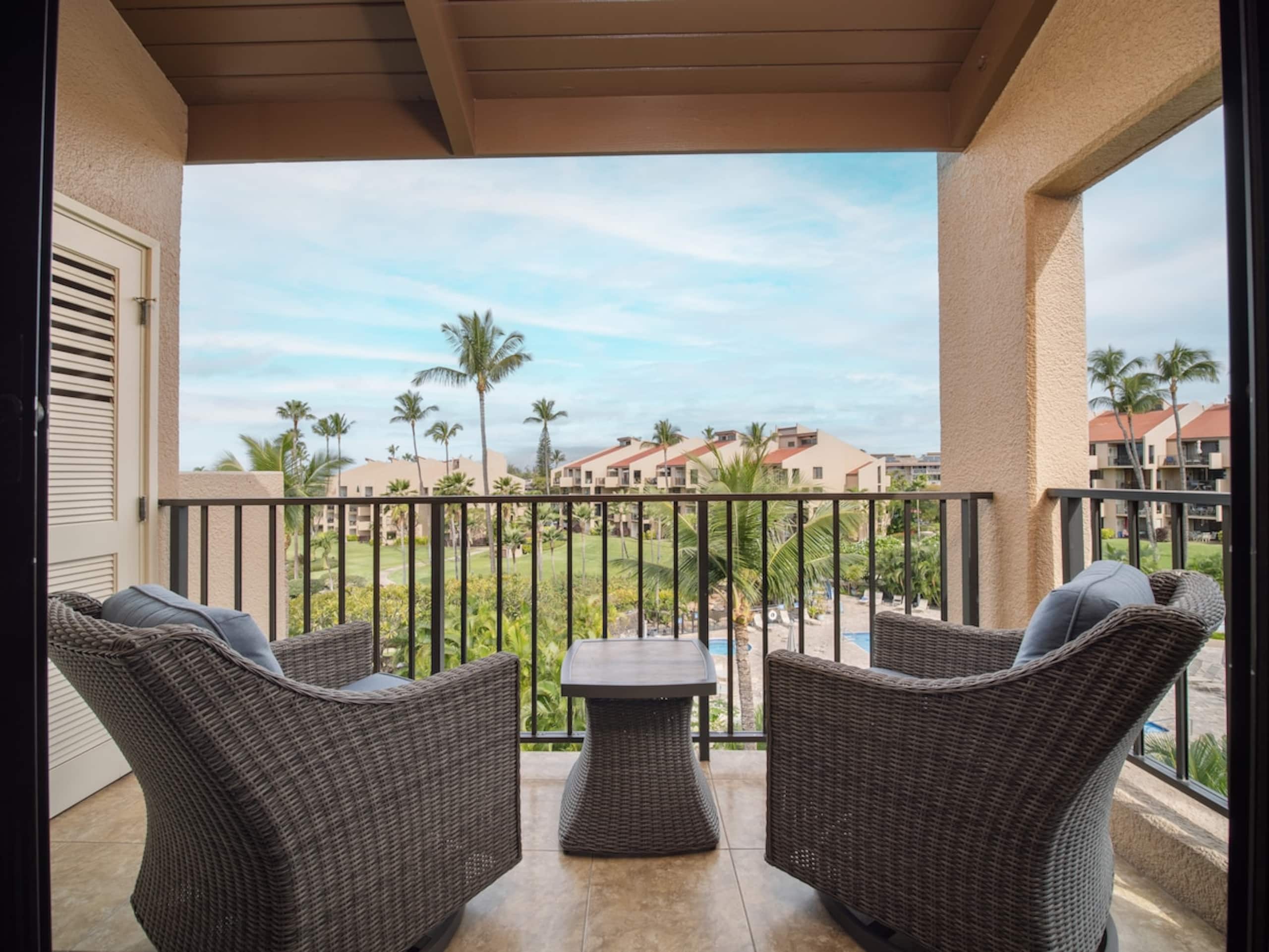 Kihei Beach Retreat: Ocean Views and Sandy Feet! - Photo 19