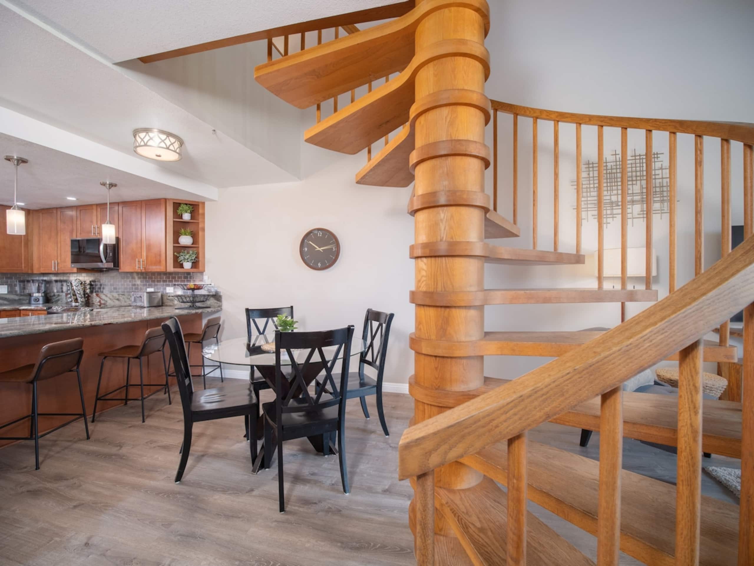 Kihei Beach Retreat: Ocean Views and Sandy Feet! - Photo 6