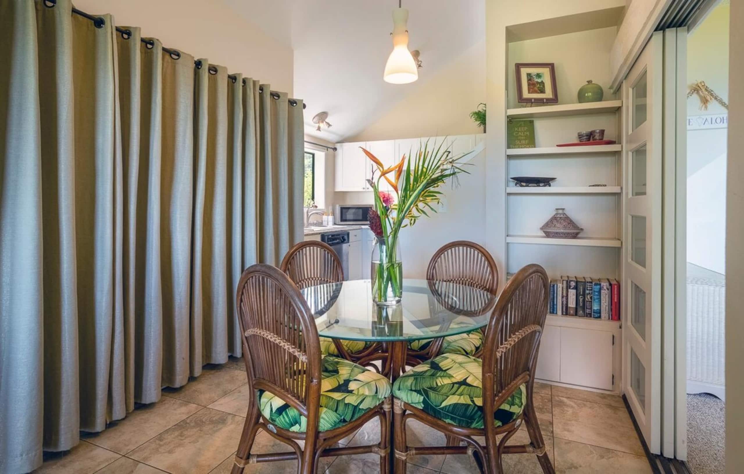 Updated ground floor unit with oceanfront views - Photo 8