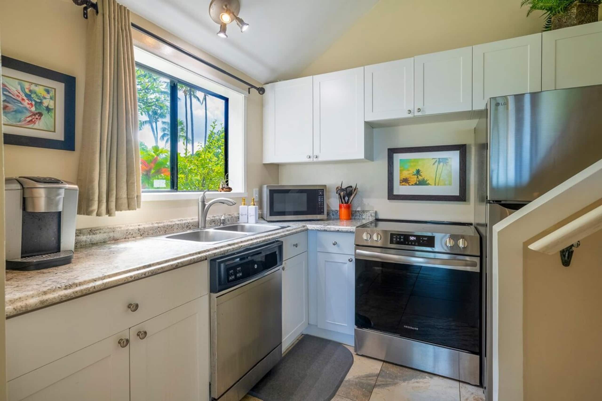 Updated ground floor unit with oceanfront views - Photo 6