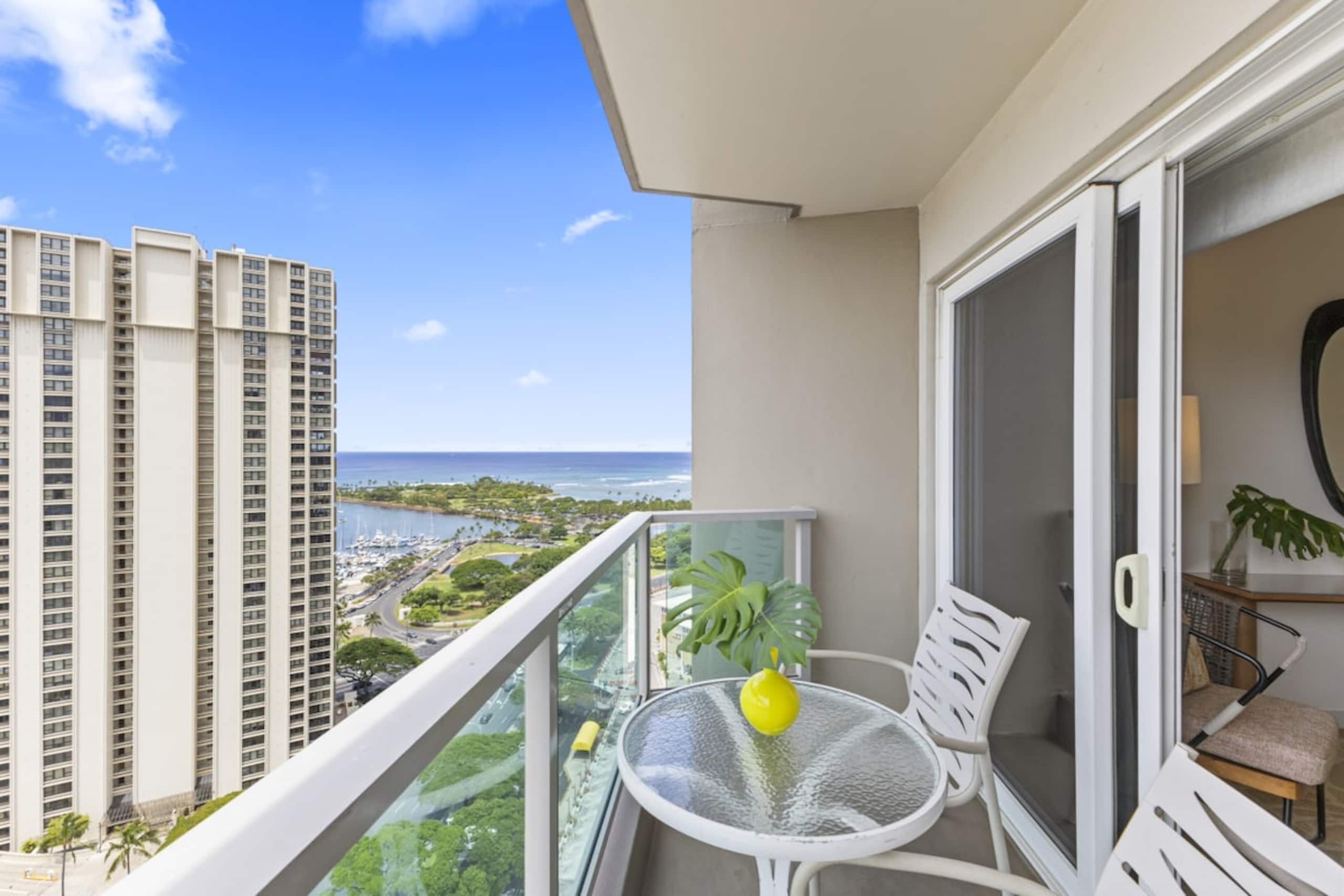 Renovated HighRise Views In The Heart of Town - Photo 9