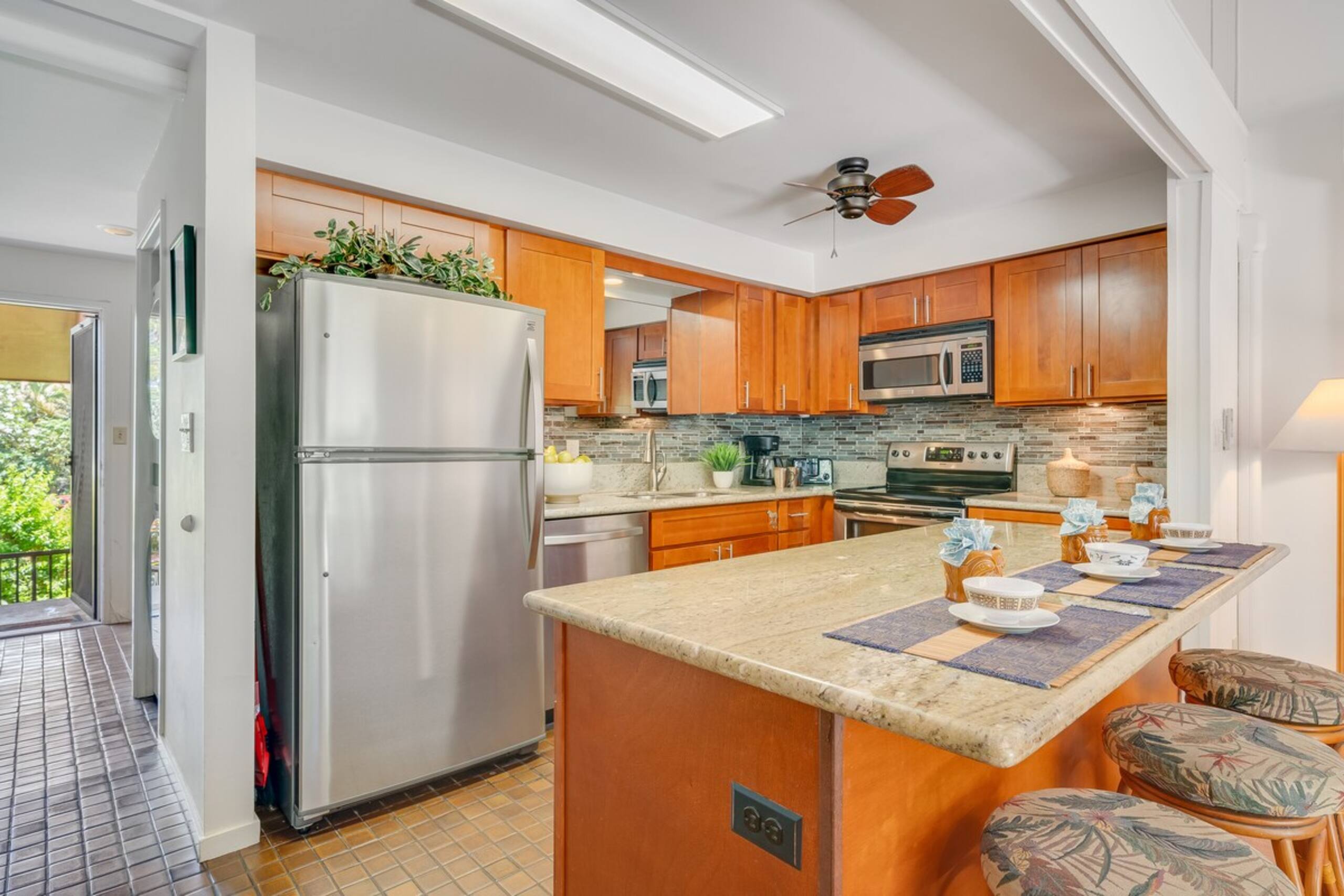 Koa Resort 3J Updated 3BD w AC Pool By Sandy Beach - Photo 13