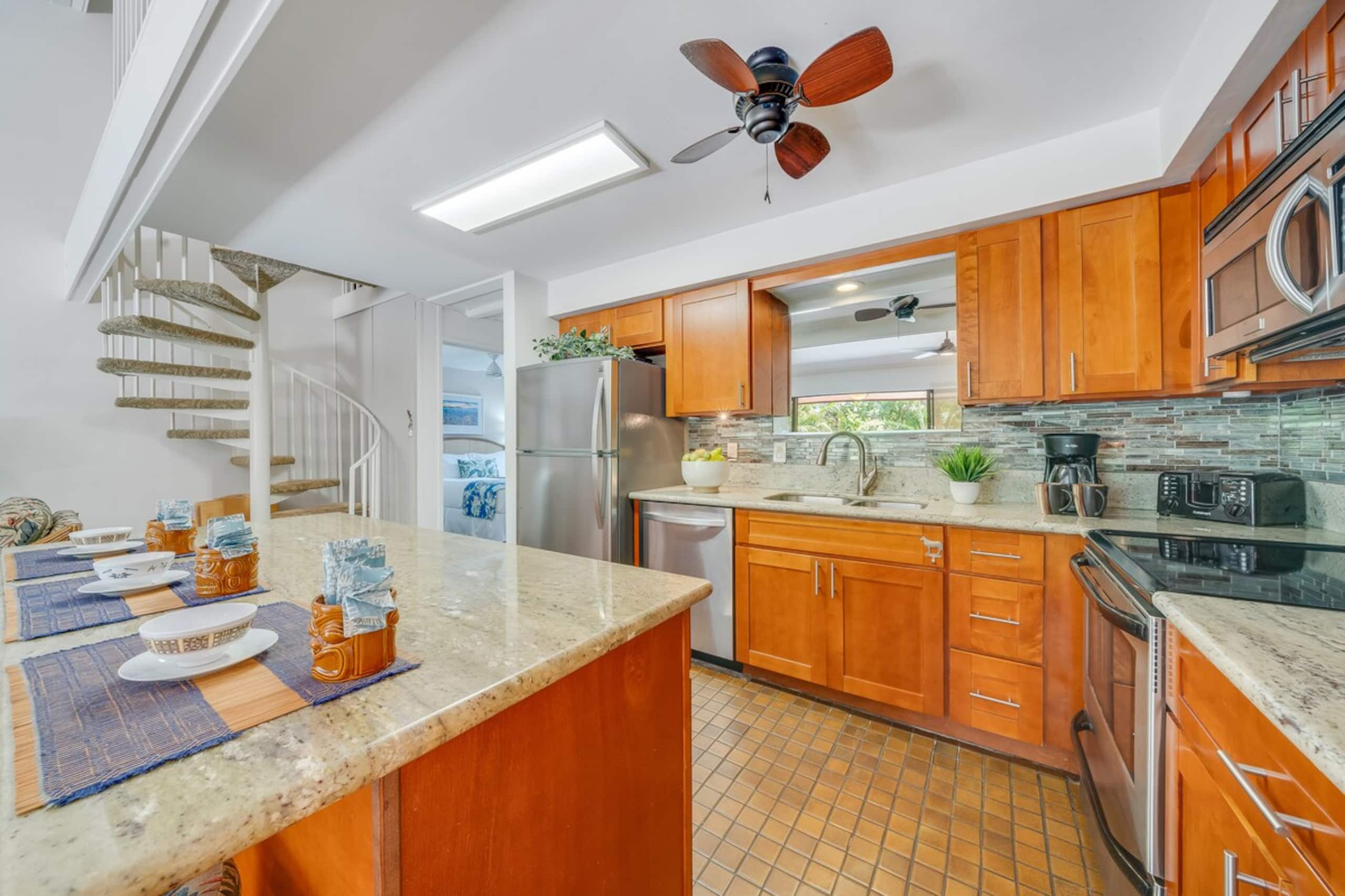 Koa Resort 3J Updated 3BD w AC Pool By Sandy Beach - Photo 8