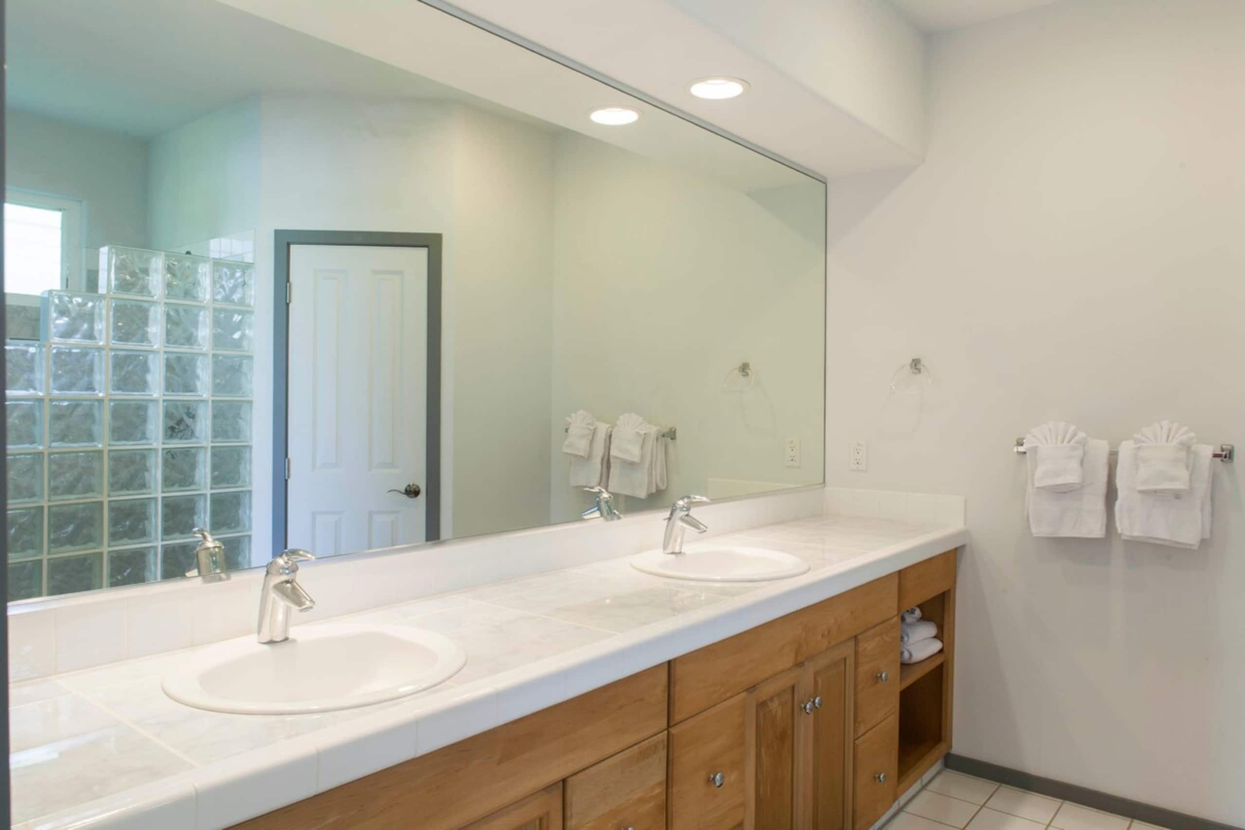 Modern AC Home w/ Golf Course & Mountain Views - Photo 23