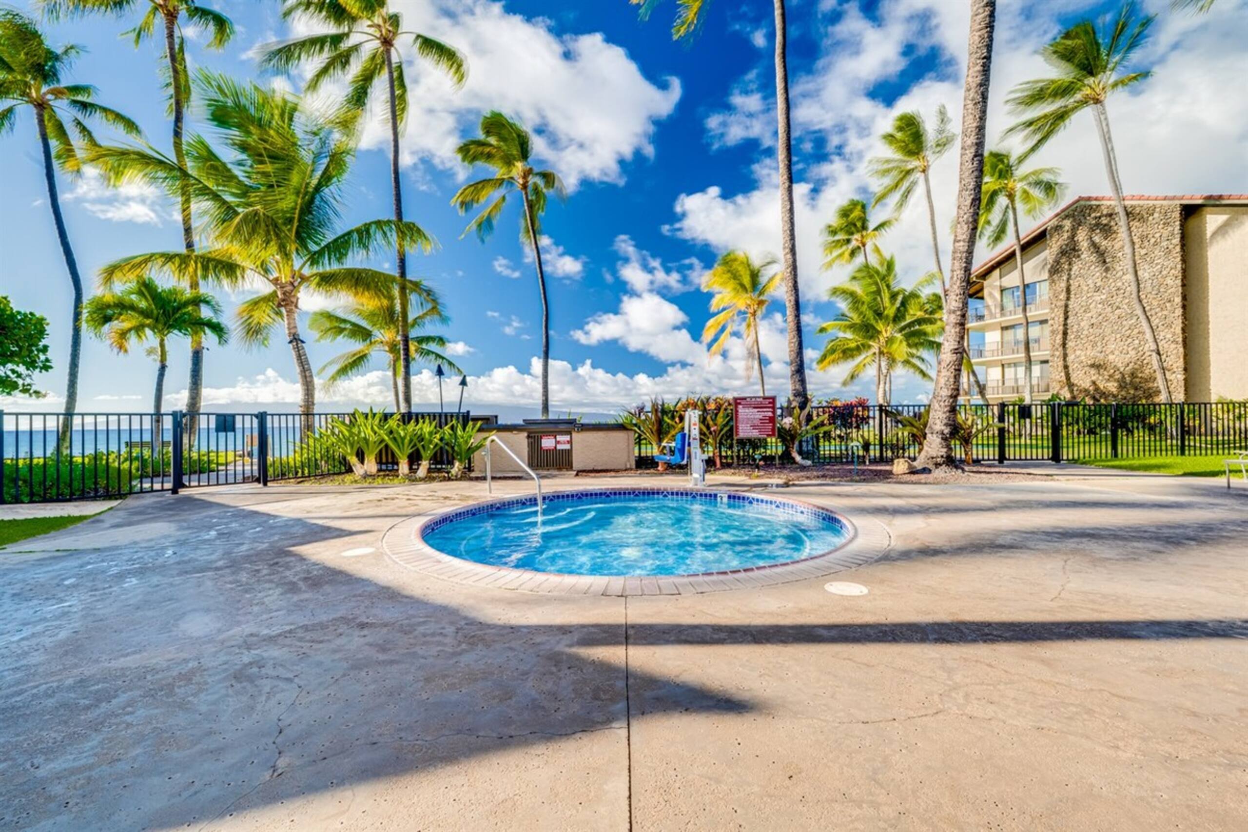 Oceanfront Papakea Condo | Pools & Ocean Views - Photo 7