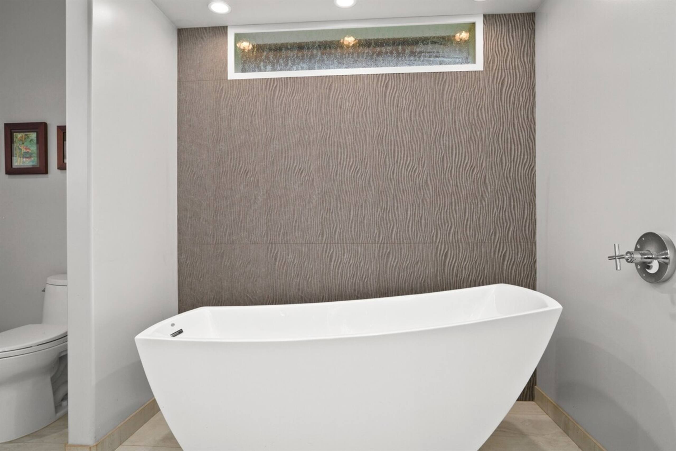 Airconditioned luxury 3 bedroom home - Photo 16