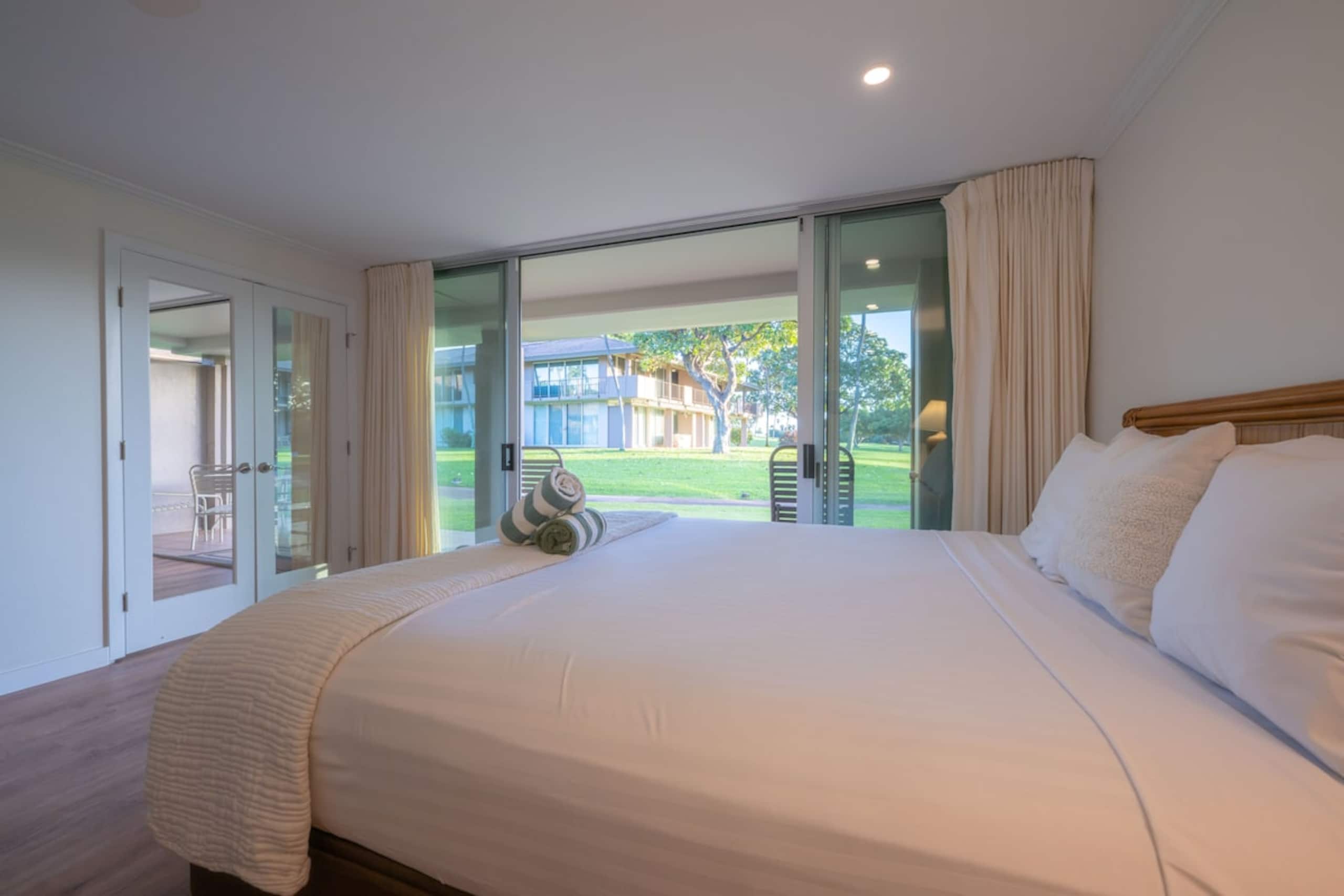 Walk to Kaanapali Beach Fully Remodeled 1BR, Pool - Photo 11