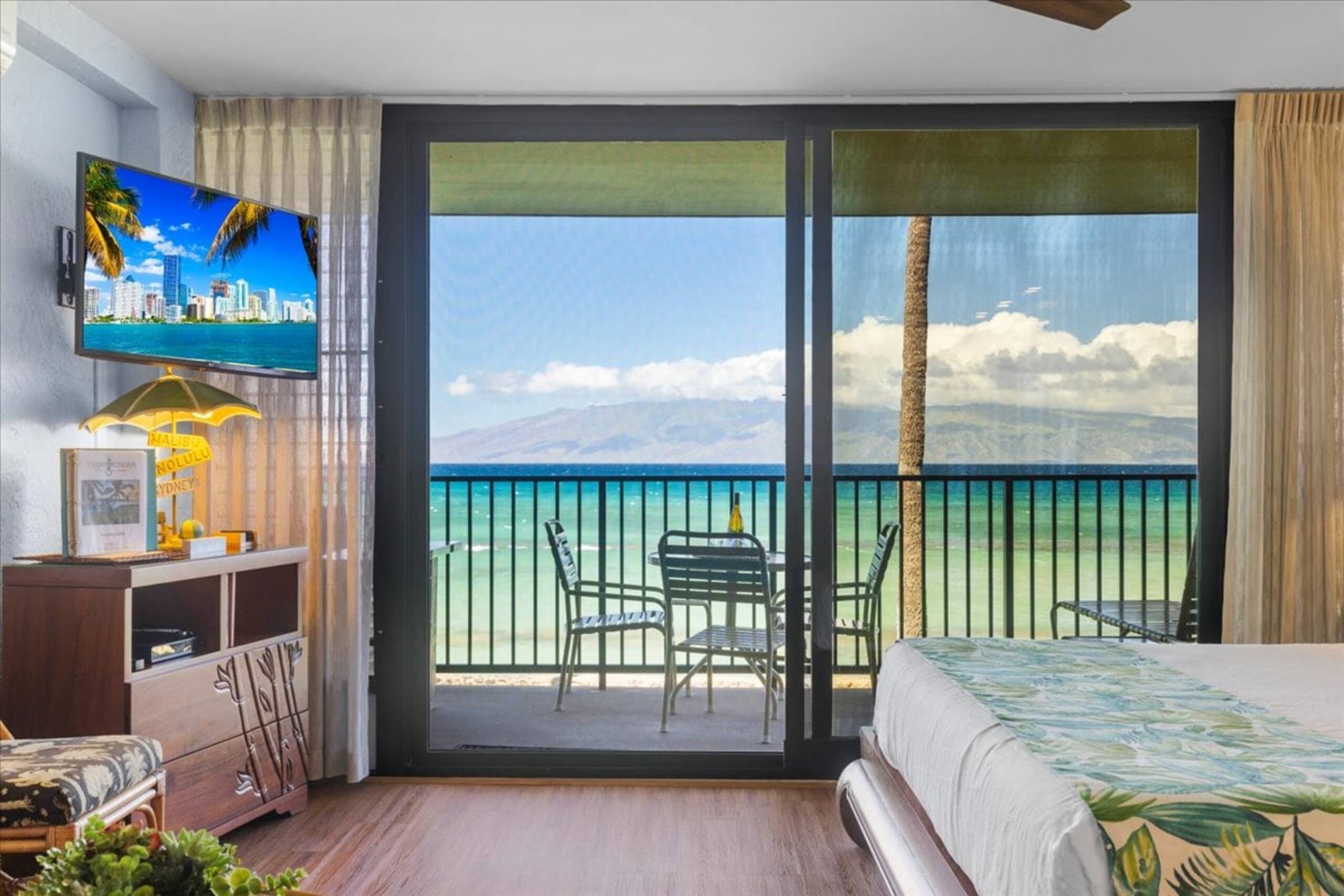 Stunning Oceanfront Luxury - Photo 8