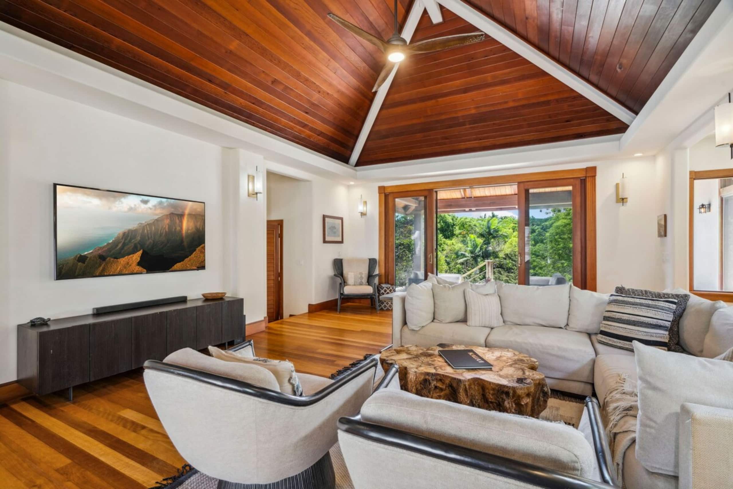 North Shore Hideaway - as seen on HGTV - Photo 6
